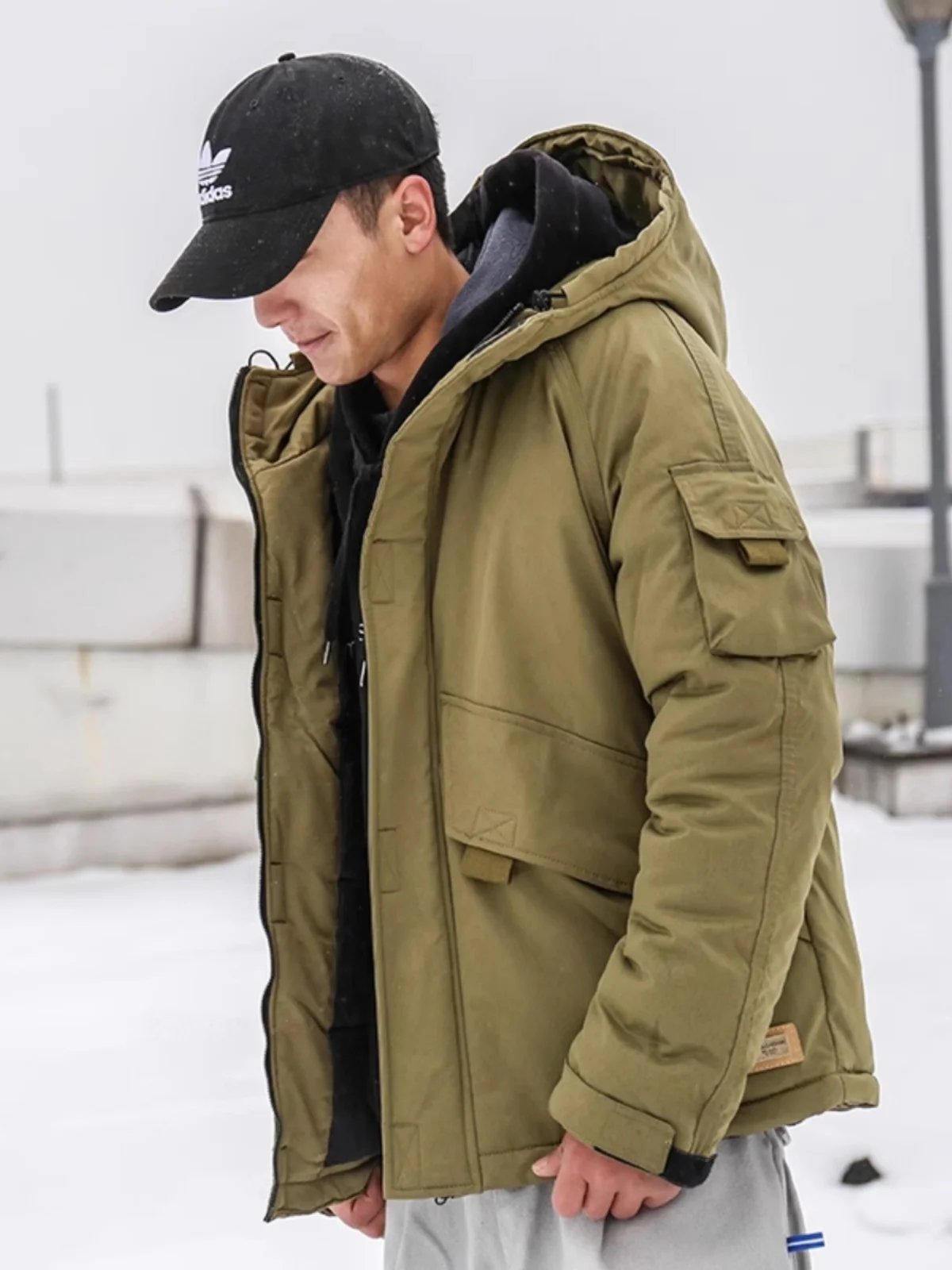 Men's Thiened Cotton Jaet American Retro Bread Sle Coat Hooded Stand Collar Warm Winter Workwear for Youth Daily Use
Men's Thiened Cotton Jaet American Retro Bread Sle Coat Hooded Stand Collar Warm Winter Workwear for Youth Daily Use