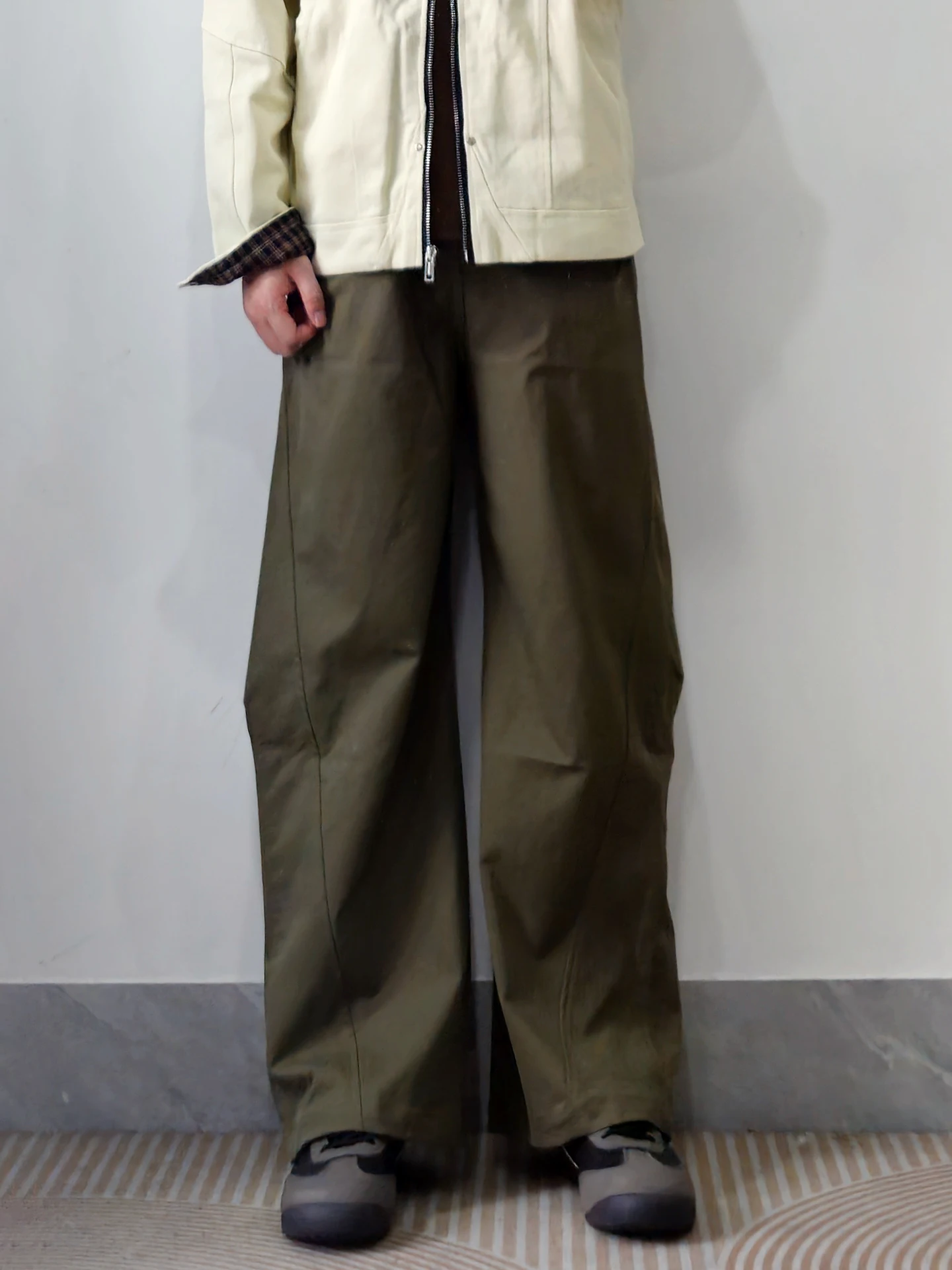 Повседневные свободные мужские брюки Feichai в стиле пэчворк с изогнутым ножом Sle, винтажные плиссированные длинные брюки, универсальный модный бренд
Повседневные свободные мужские брюки Feichai в стиле пэчворк с изогнутым ножом Sle, винтажные плиссированные длинные брюки, универсальный модный бренд