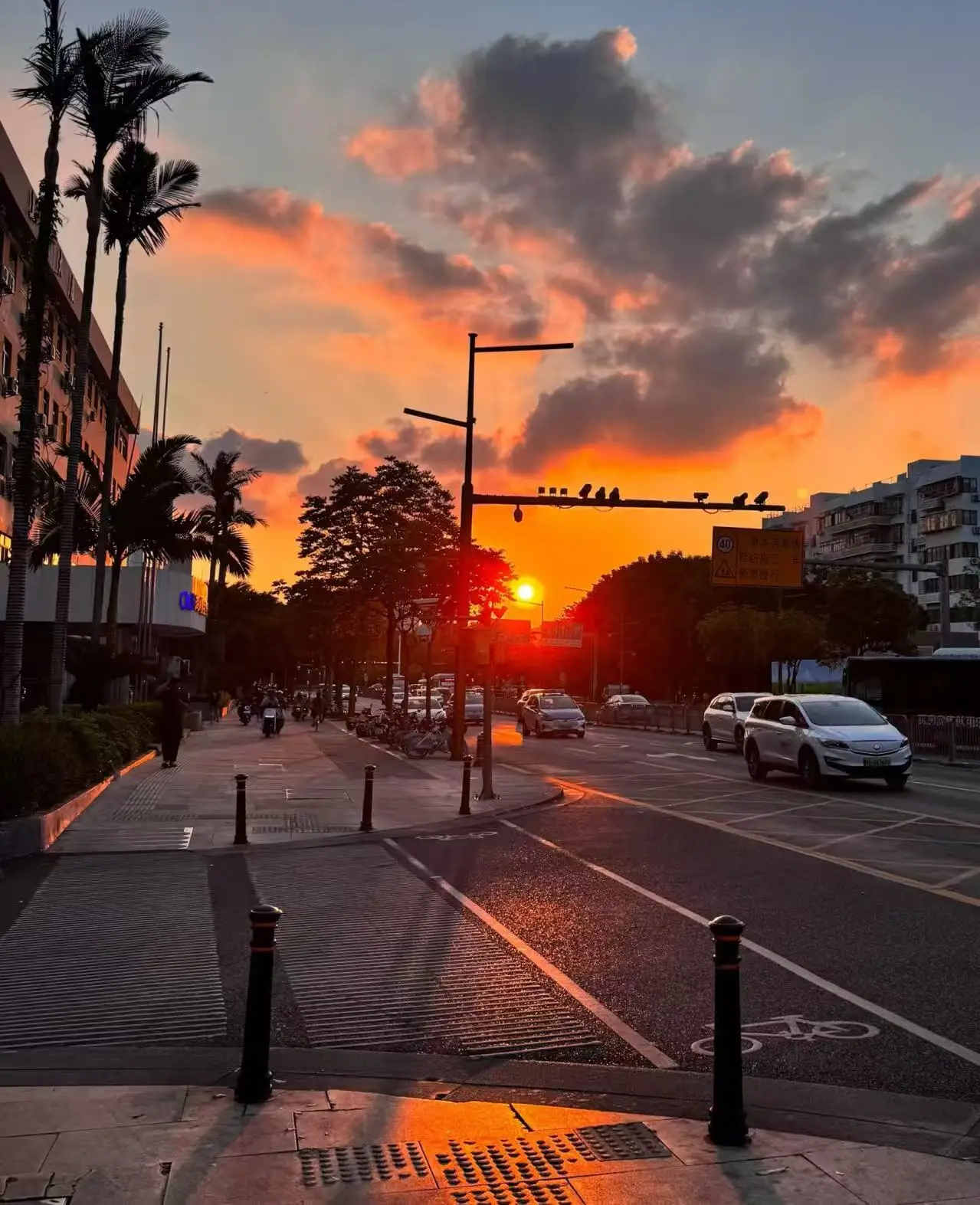 Динамический звездный окружающий свет для Toyota RAV4 2019-2024, комплект аксессуаров для обновления внутреннего светодиодного освещения 
Динамический звездный окружающий свет для Toyota RAV4 2019-2024, комплект аксессуаров для обновления внутреннего светодиодного освещения