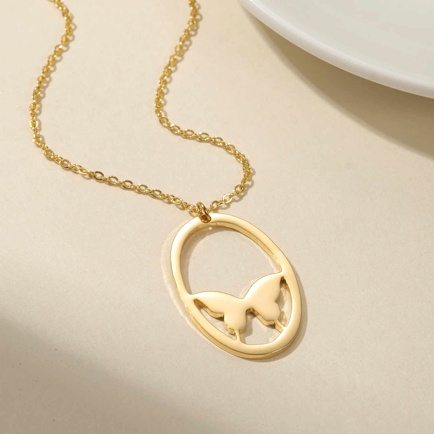 Oval Pendant Butterfly One-Piece Cut Custom Name Engraved on Butterfly 18K Gold Plated Stainless Steel Personalized Jewelry Gift
Oval Pendant Butterfly One-Piece Cut Custom Name Engraved on Butterfly 18K Gold Plated Stainless Steel Personalized Jewelry Gift