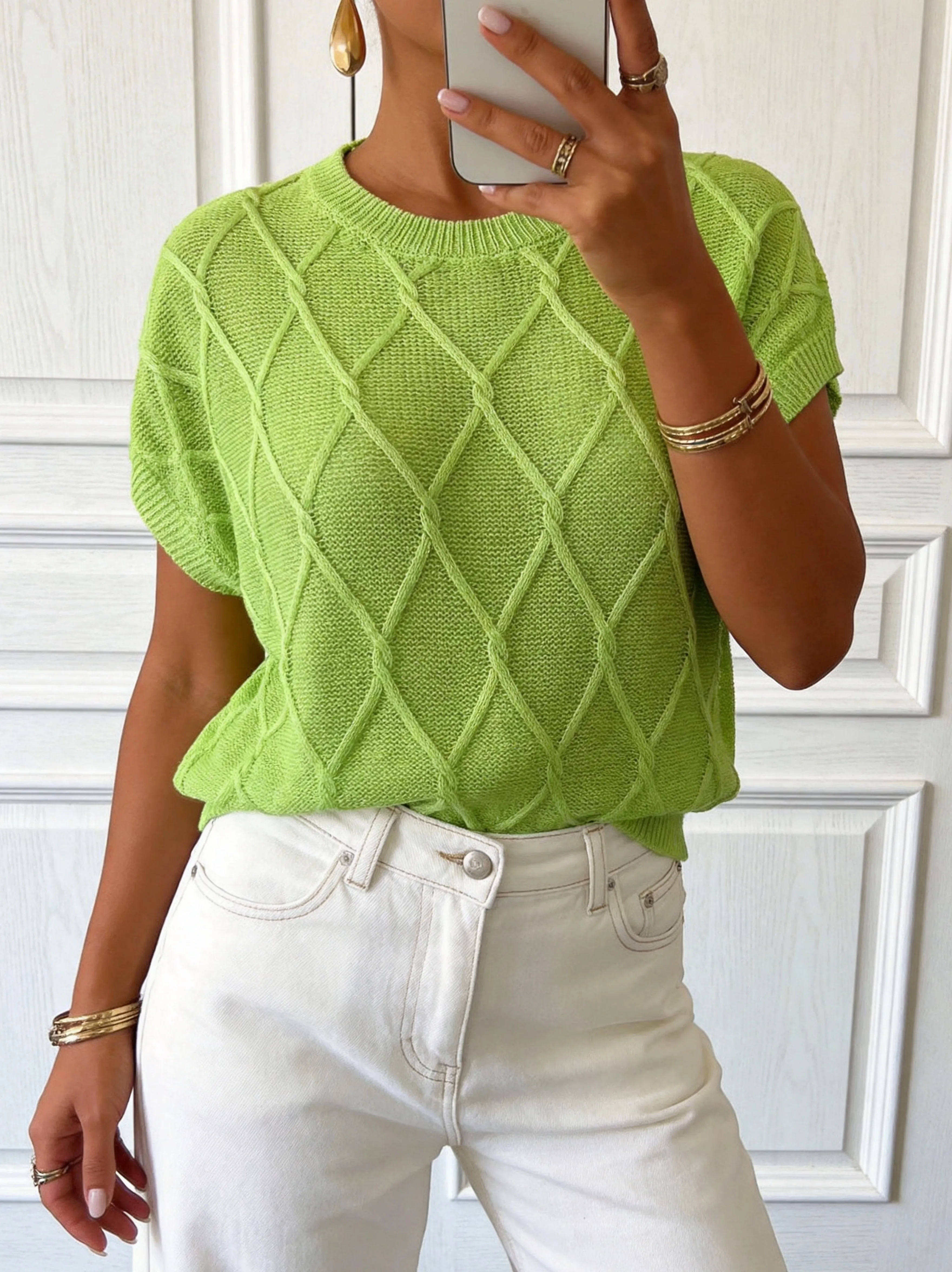 Plus Size Women's Elegant Crew Neck Knit Tank Top, Perfect for Summer Outings.
Plus Size Women's Elegant Crew Neck Knit Tank Top, Perfect for Summer Outings.