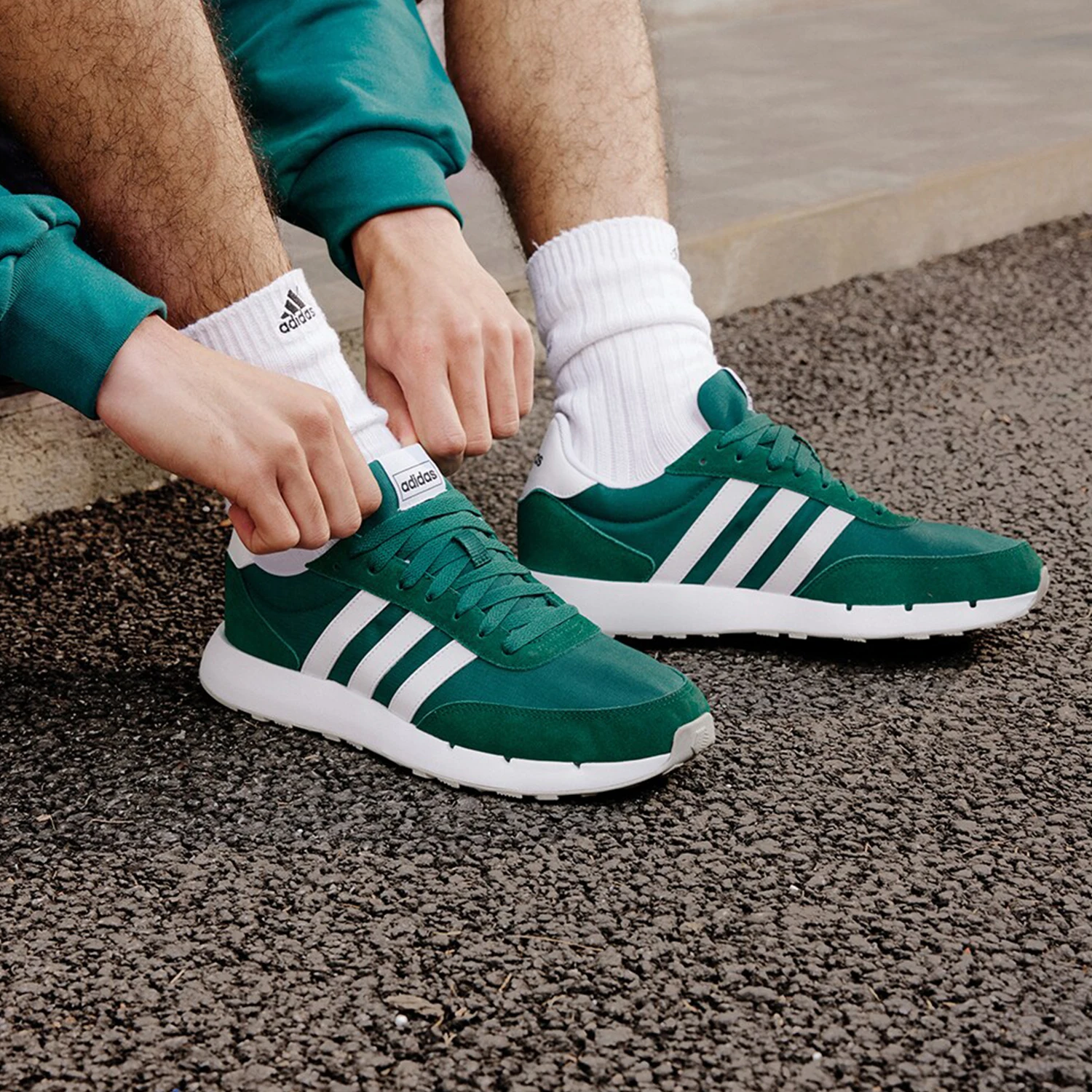 Adidas Original Run 60s 2.0 Unisex Running Shoes JQ3928
Adidas Original Run 60s 2.0 Unisex Running Shoes JQ3928
