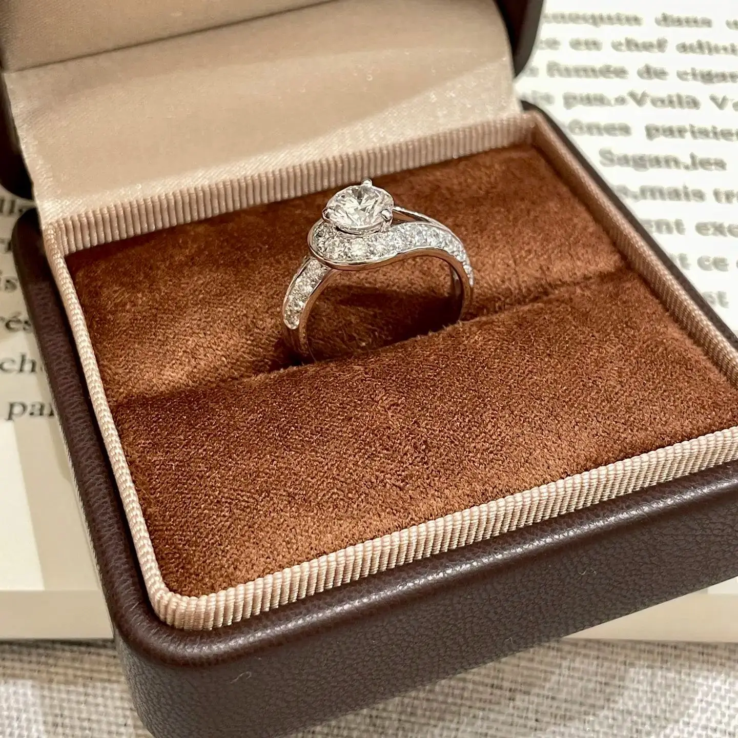 Customizable 14k/18k Gold 1ct Round Cut Halo Setting Laboratory Grown Diamond Engagement Ring for Women with Certificate
Customizable 14k/18k Gold 1ct Round Cut Halo Setting Laboratory Grown Diamond Engagement Ring for Women with Certificate