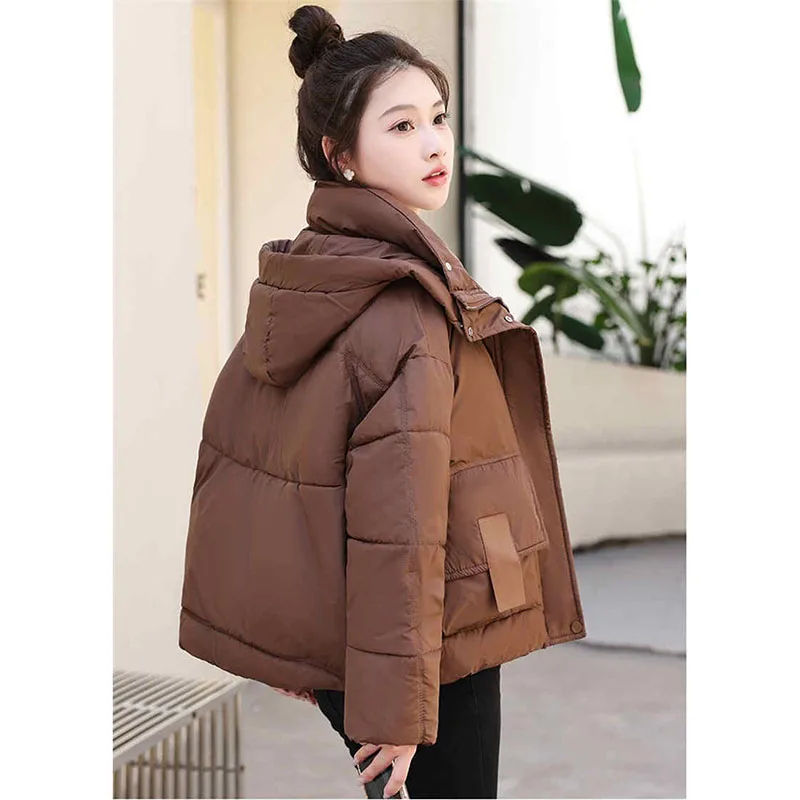 2025 New Women's Winter Down Cotton Jacket Parka Fashion Hooded Short Cotton Coat Loose Korean Edition Thick Bread Coat Female
2025 New Women's Winter Down Cotton Jacket Parka Fashion Hooded Short Cotton Coat Loose Korean Edition Thick Bread Coat Female