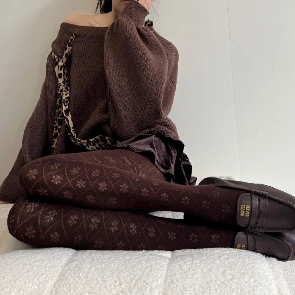 Sexy Autumn Snowflake Tights Soft Seamless Base Layer Pantyhose Cotton Embroidered Thin Stocking Women's Leggings
Sexy Autumn Snowflake Tights Soft Seamless Base Layer Pantyhose Cotton Embroidered Thin Stocking Women's Leggings