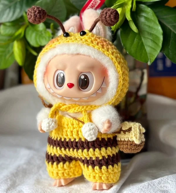 Labubu doll clothes 17cm heart Cute Lovely vinyl rabub V1V2V3 bee baby clothes Merry Christmas halloween Gift
Labubu doll clothes 17cm heart Cute Lovely vinyl rabub V1V2V3 bee baby clothes Merry Christmas halloween Gift