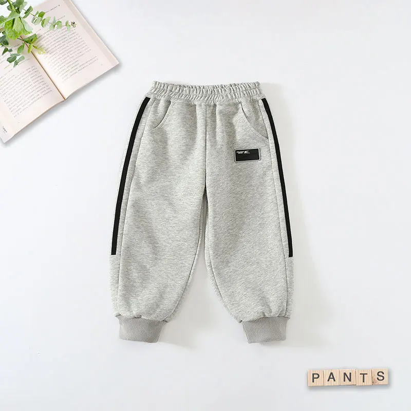 Children's clothing pants 2025 New boys' sporty and casual sweatpants for children loose cotton pants for external wear
Children's clothing pants 2025 New boys' sporty and casual sweatpants for children loose cotton pants for external wear