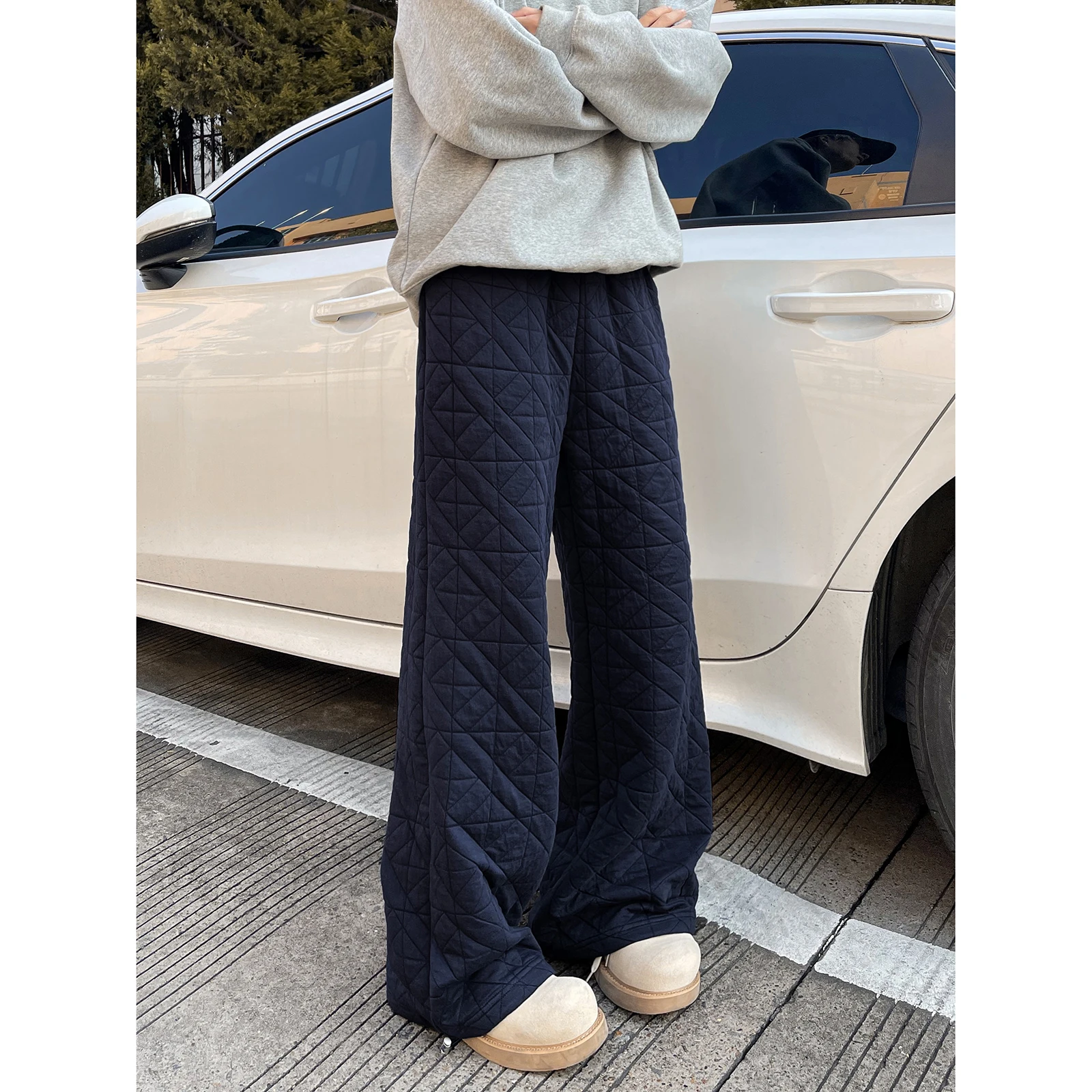 Мужские зимние утепленные хлопковые лыжные брюки из Северо-Восточного Китая, повседневные длинные брюки с асимметричной ромбовидной строчкой, молодежные модные прямые брюки
Мужские зимние утепленные хлопковые лыжные брюки из Северо-Восточного Китая, повседневные длинные брюки с асимметричной ромбовидной строчкой, молодежные модные прямые брюки