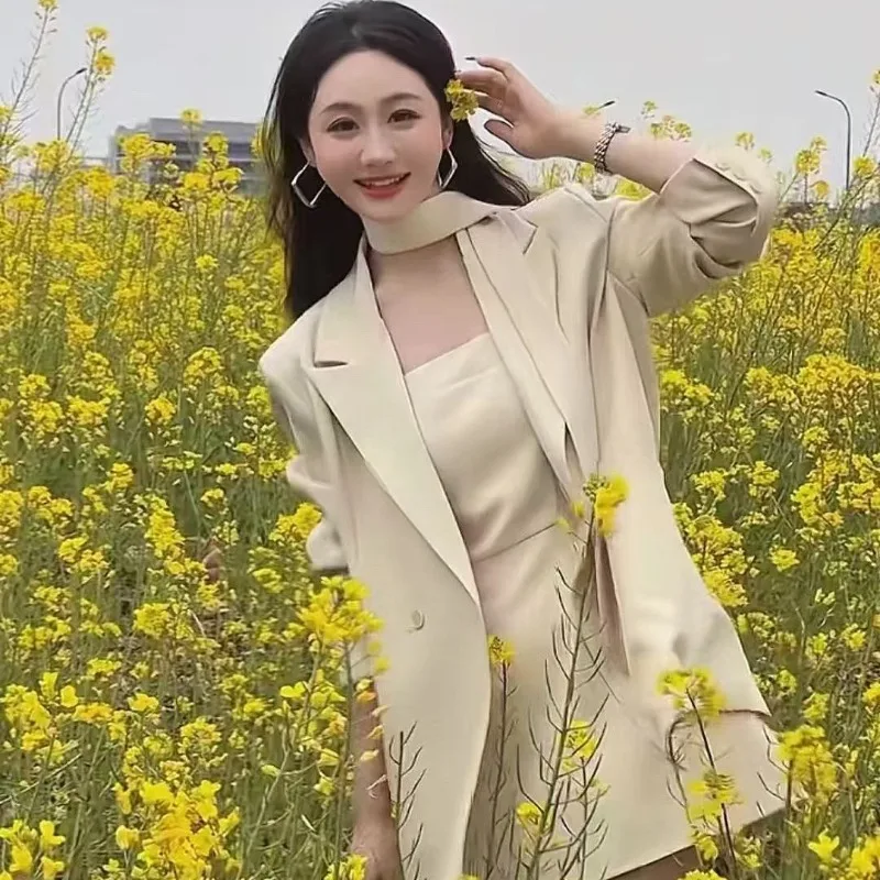 Women's Fashion Suit 2026 Spring New Style Temperament Suit Jacket Slimming Suit Women's High-end Two-piece Dress Set
Women's Fashion Suit 2026 Spring New Style Temperament Suit Jacket Slimming Suit Women's High-end Two-piece Dress Set