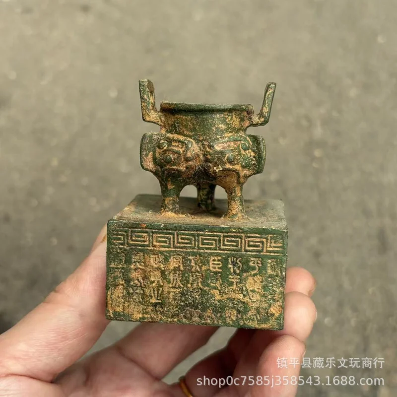 Antique miscellaneous collectibles: double-handled , alloy seal, decorative craft for study room
Antique miscellaneous collectibles: double-handled , alloy seal, decorative craft for study room