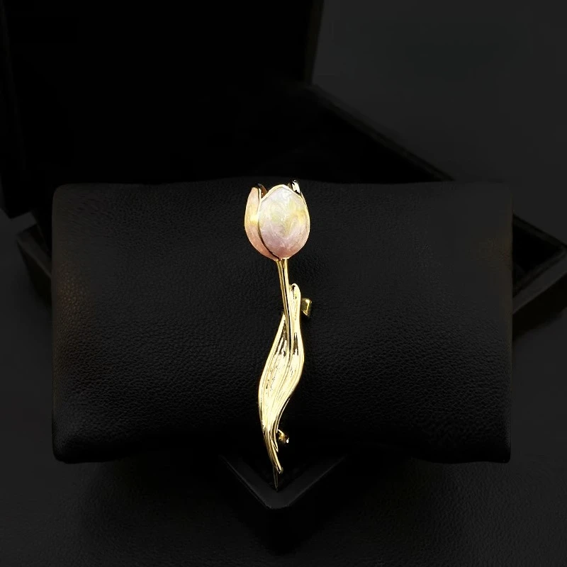 Dreamy Elegant Stylish Tulip Floral Brooch Women Chic Unique Design Boutonniere Lapel Pin Cardigan Clip Fashion Accessory 5938
Dreamy Elegant Stylish Tulip Floral Brooch Women Chic Unique Design Boutonniere Lapel Pin Cardigan Clip Fashion Accessory 5938