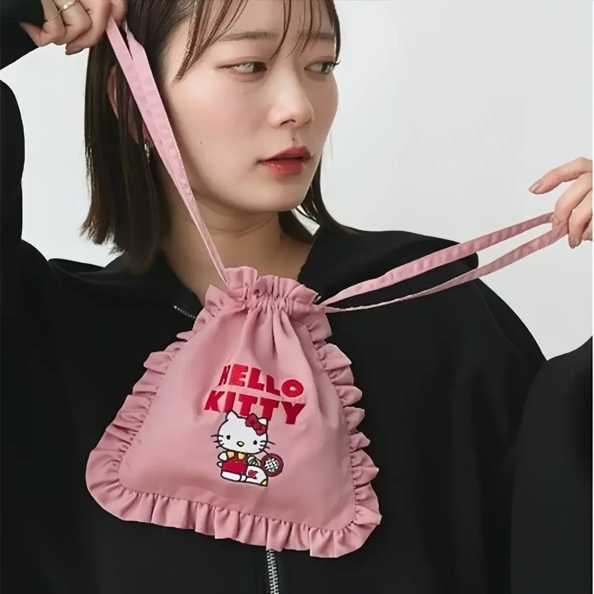 Hello Kitty Bag Sweet Japanese Style Kawaii Cartoon Bundle Mouth Storage Bag Travel Convenient Travel Fashion Delicate Handbag
Hello Kitty Bag Sweet Japanese Style Kawaii Cartoon Bundle Mouth Storage Bag Travel Convenient Travel Fashion Delicate Handbag