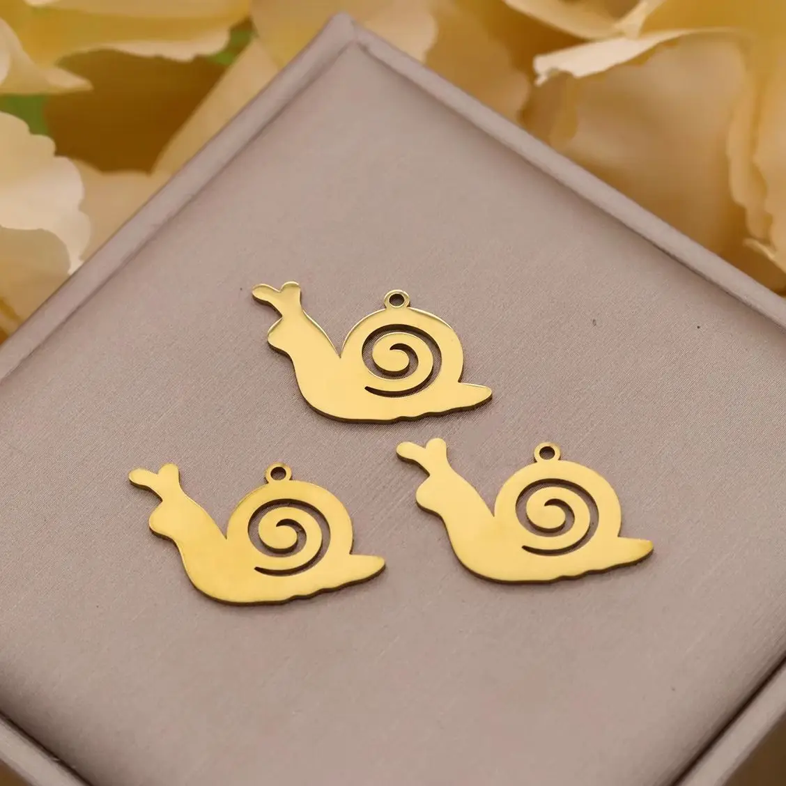 3pcs Cute Snail Charms Stainless Steel Pendant for Jewelry Making Trendy Earrings Necklace Metal DIY Accessories
3pcs Cute Snail Charms Stainless Steel Pendant for Jewelry Making Trendy Earrings Necklace Metal DIY Accessories
