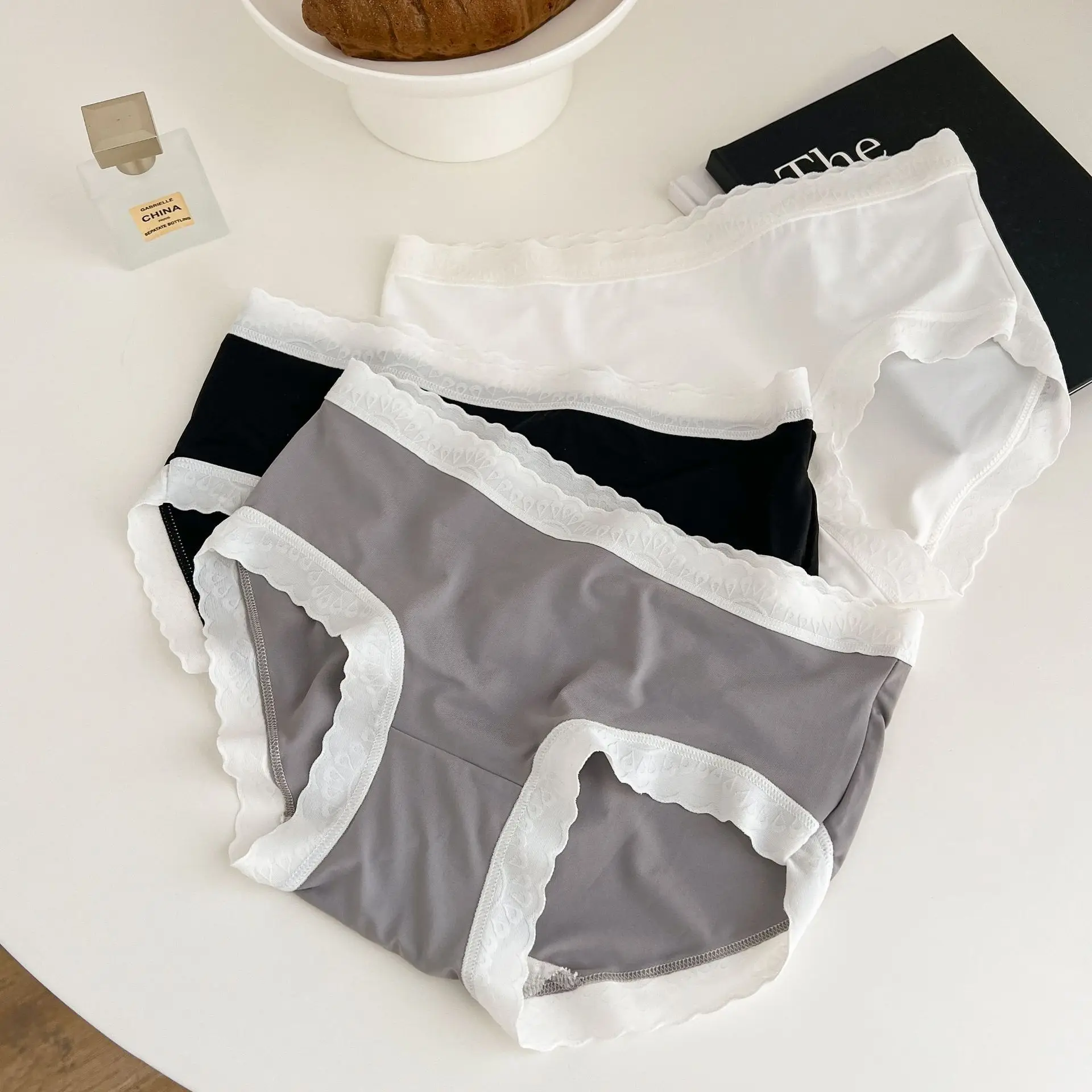 SP&CITY Summer Thin Ice Silk Seamless Underwear Women's Mid Waist Breathable Cotton Crotch Soft Panties Sports Traceless Briefs
SP&CITY Summer Thin Ice Silk Seamless Underwear Women's Mid Waist Breathable Cotton Crotch Soft Panties Sports Traceless Briefs