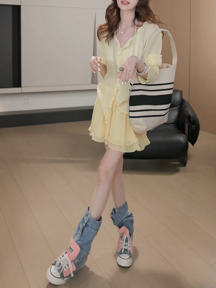 Sweet Korean Style Long Sleeve Cardigan Skirt Set Women's Summer Fashion Comfortable High Waist Short Skirt Sun Protection
Sweet Korean Style Long Sleeve Cardigan Skirt Set Women's Summer Fashion Comfortable High Waist Short Skirt Sun Protection