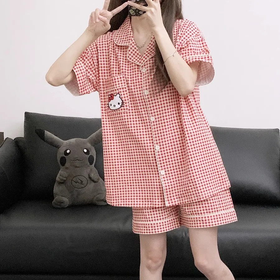 Lapel cardigan cute Hello Kitty plaid pajamas women's summer short-sleeved shorts student dormitory cartoon loungewear set
Lapel cardigan cute Hello Kitty plaid pajamas women's summer short-sleeved shorts student dormitory cartoon loungewear set