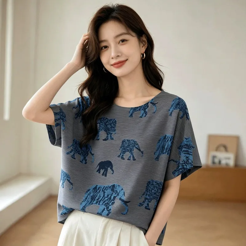 Miyake Pleated T-Shirt Elephant Print Pleat Top Women 2026 Summer New Loose Fit Commuter Short Sleeve Slim Fit Versatile T-Shirt
Miyake Pleated T-Shirt Elephant Print Pleat Top Women 2026 Summer New Loose Fit Commuter Short Sleeve Slim Fit Versatile T-Shirt