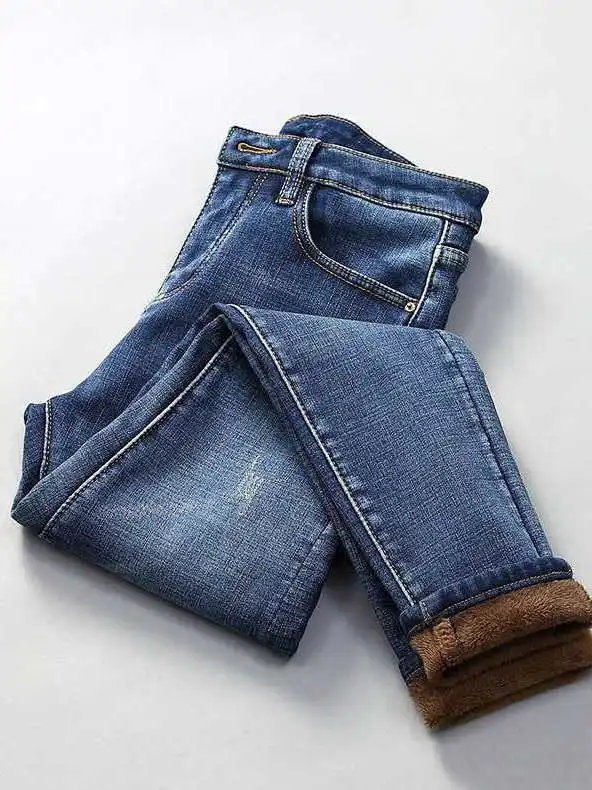 Женские укороченные зимние джинсы с высокой талией, утепленные, из искусственной кожи (PU), черные, эластичные, больших размеров, для среднего возраста, с эффектом стройности
Женские укороченные зимние джинсы с высокой талией, утепленные, из искусственной кожи (PU), черные, эластичные, больших размеров, для среднего возраста, с эффектом стройности