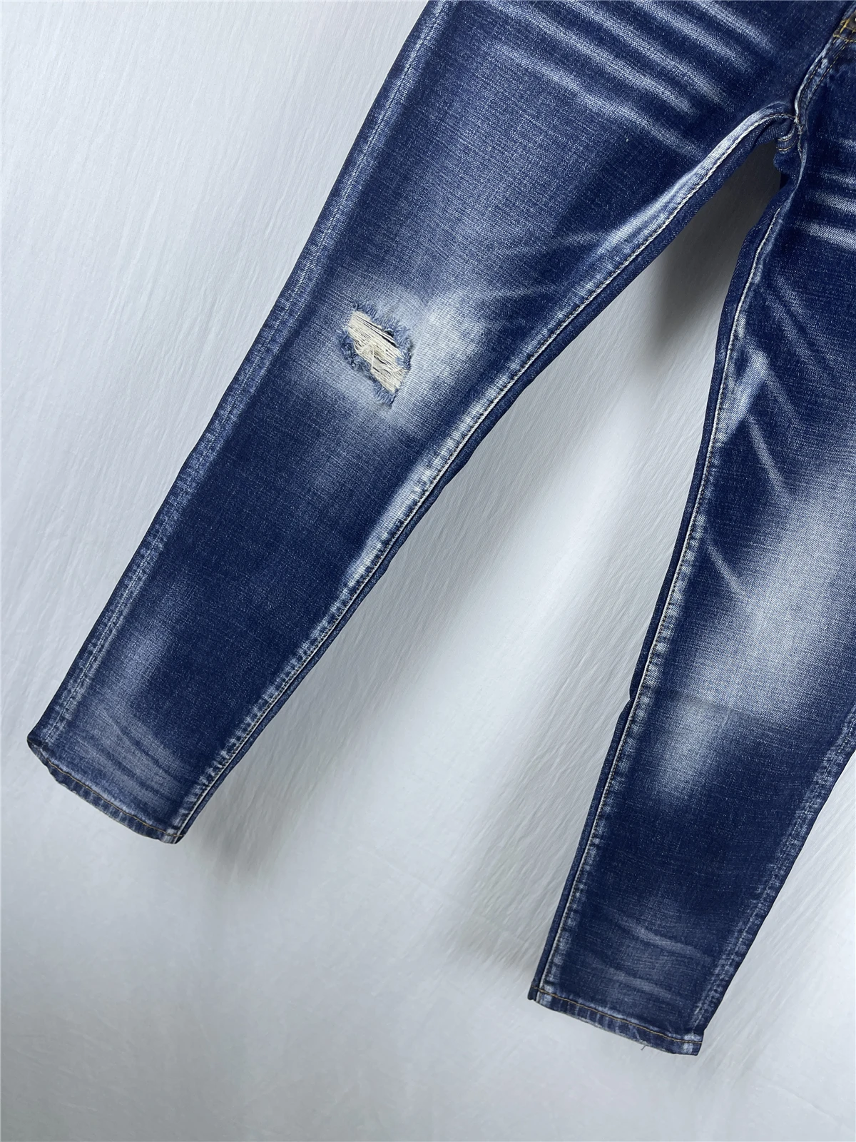 6093 Spring and Summer New Men's Jeans Washed Patch Paint Slim-fit Micro-elastic Leg Blue Jeans for Men
6093 Spring and Summer New Men's Jeans Washed Patch Paint Slim-fit Micro-elastic Leg Blue Jeans for Men