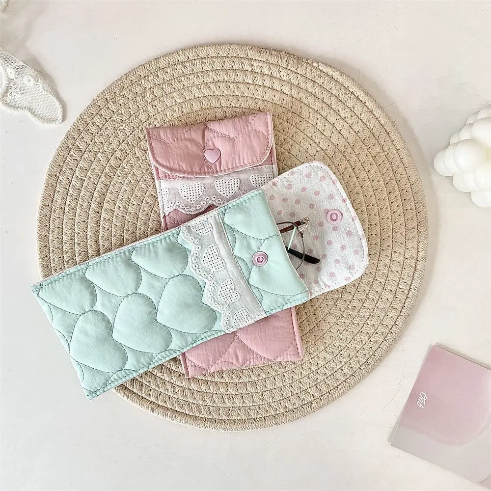 Korean Style Cotton Glasses Storage Bag Lace Heart Sweet Lipstick Bag Multi-Functional Eyewear Protector Cute Pencil Case Girls
Korean Style Cotton Glasses Storage Bag Lace Heart Sweet Lipstick Bag Multi-Functional Eyewear Protector Cute Pencil Case Girls