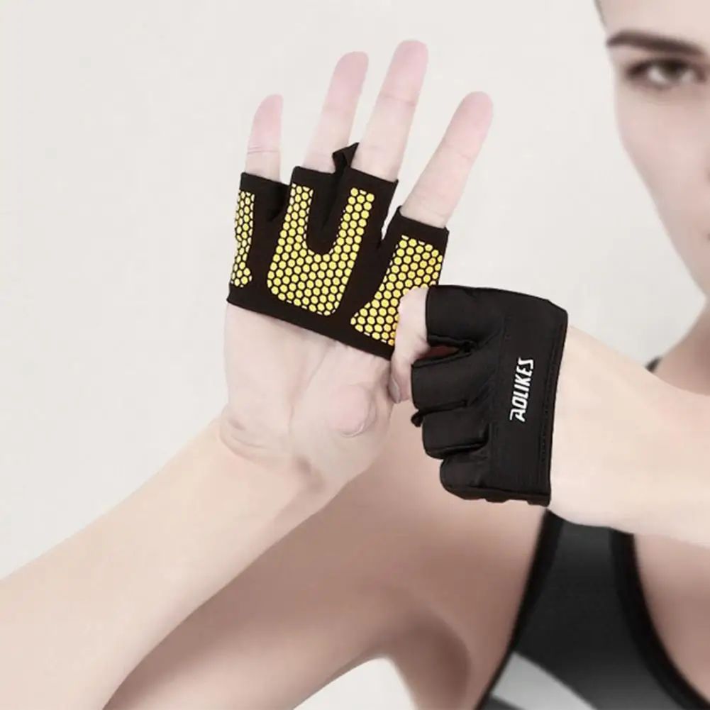 Padded Palm Fitness Gloves Weight Lifting Gloves with Anti-slip Grip Pads for Gym Exercise Training Unisex Fitness for Men
Padded Palm Fitness Gloves Weight Lifting Gloves with Anti-slip Grip Pads for Gym Exercise Training Unisex Fitness for Men