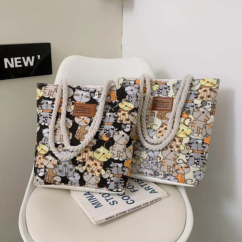 Korean-style cartoon commuting bag, fashionable printed single-shoulder bag, large-capacity student canvas bag
Korean-style cartoon commuting bag, fashionable printed single-shoulder bag, large-capacity student canvas bag