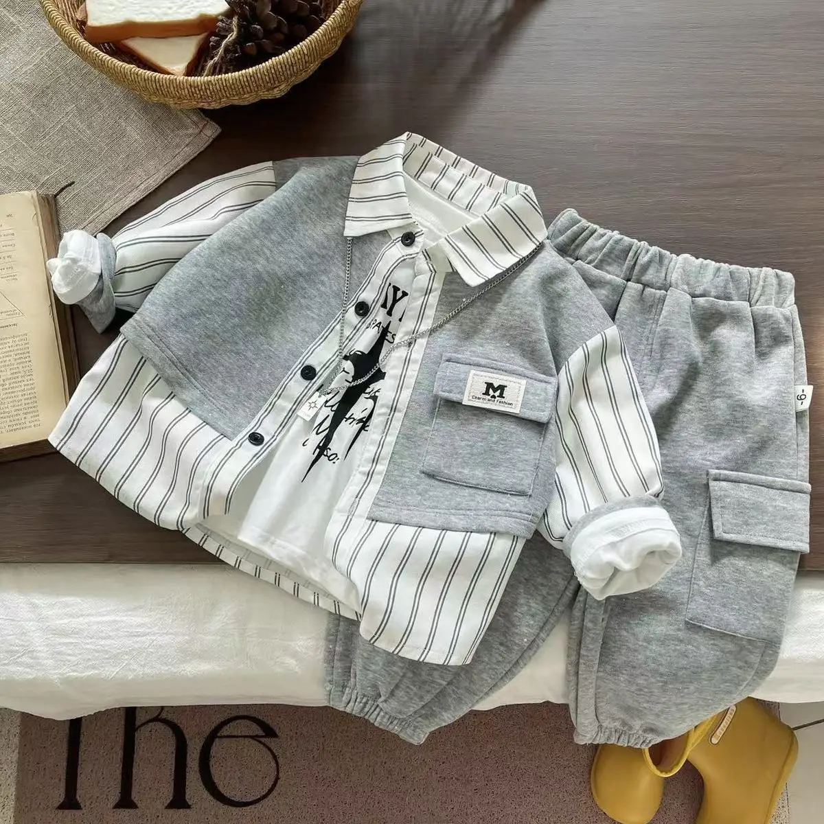 Boys Clothing Set 2025 New Handsome Casual Spring and Autumn Baby Children's Coat+T-shirt +Pants 3 Piece Set Kids Outfits
Boys Clothing Set 2025 New Handsome Casual Spring and Autumn Baby Children's Coat+T-shirt +Pants 3 Piece Set Kids Outfits