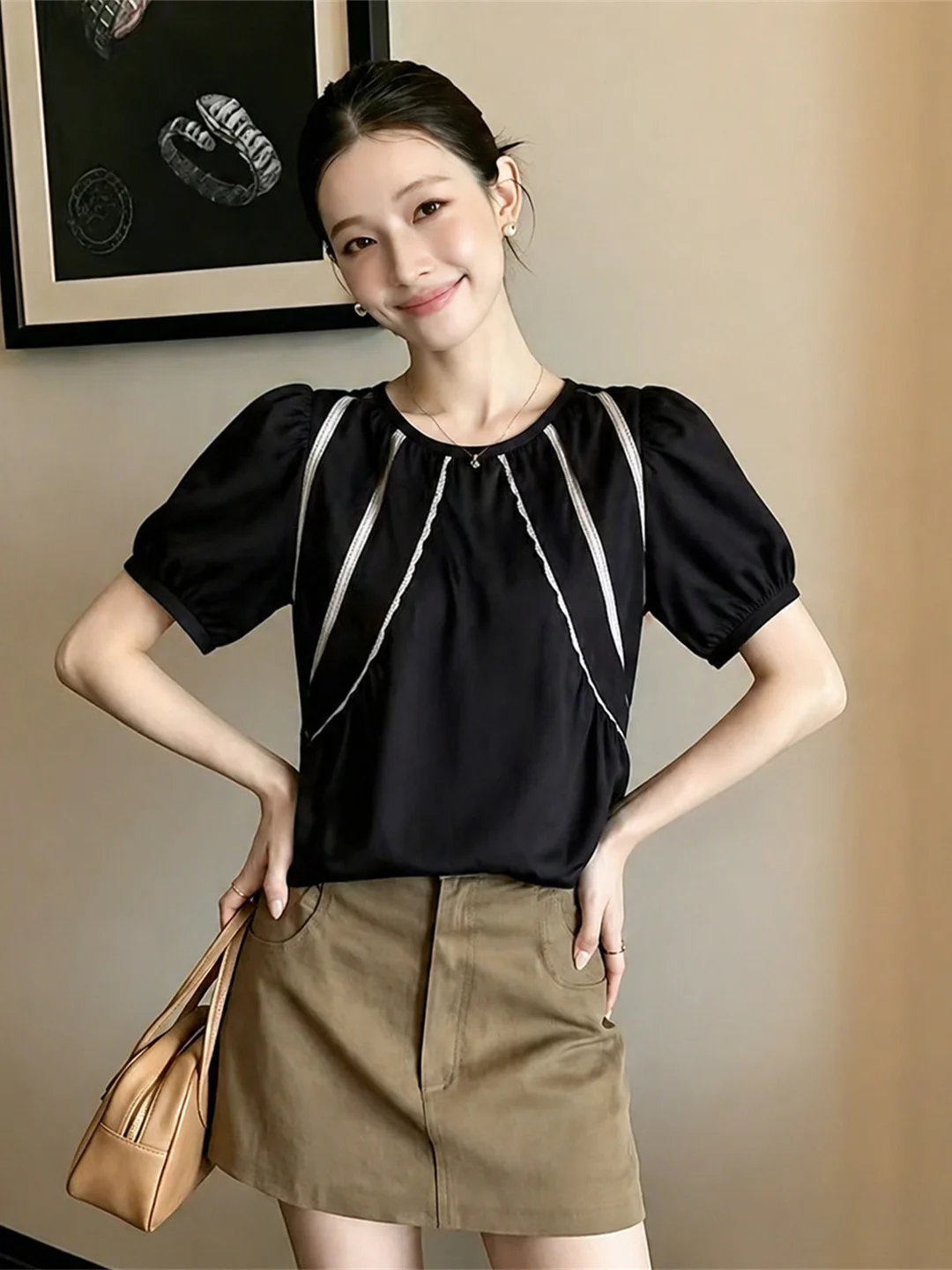Fashionable Short Sleeve round Neck Shirt Color Block Design Summer Commute Style Slimming Versatile Korean Version Silk Top
Fashionable Short Sleeve round Neck Shirt Color Block Design Summer Commute Style Slimming Versatile Korean Version Silk Top