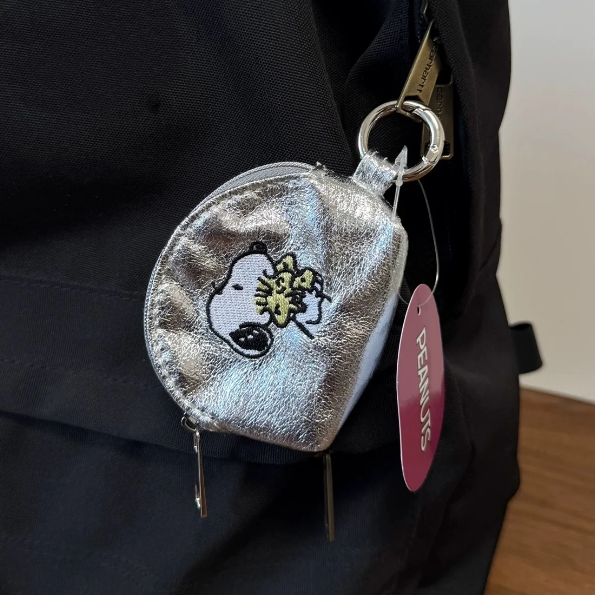 Snoopy peripherals coin purse cartoon cute embroidery headphones lipstick key storage bag cute wallet anime coin pouch gift
Snoopy peripherals coin purse cartoon cute embroidery headphones lipstick key storage bag cute wallet anime coin pouch gift