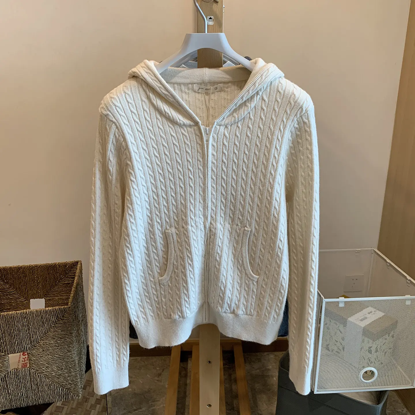 Fall Winter New Zipper Hooded Knit Sweater Pure Color Versatile Women's Inner Twist Jacket Casual Comfortable Breathable
Fall Winter New Zipper Hooded Knit Sweater Pure Color Versatile Women's Inner Twist Jacket Casual Comfortable Breathable