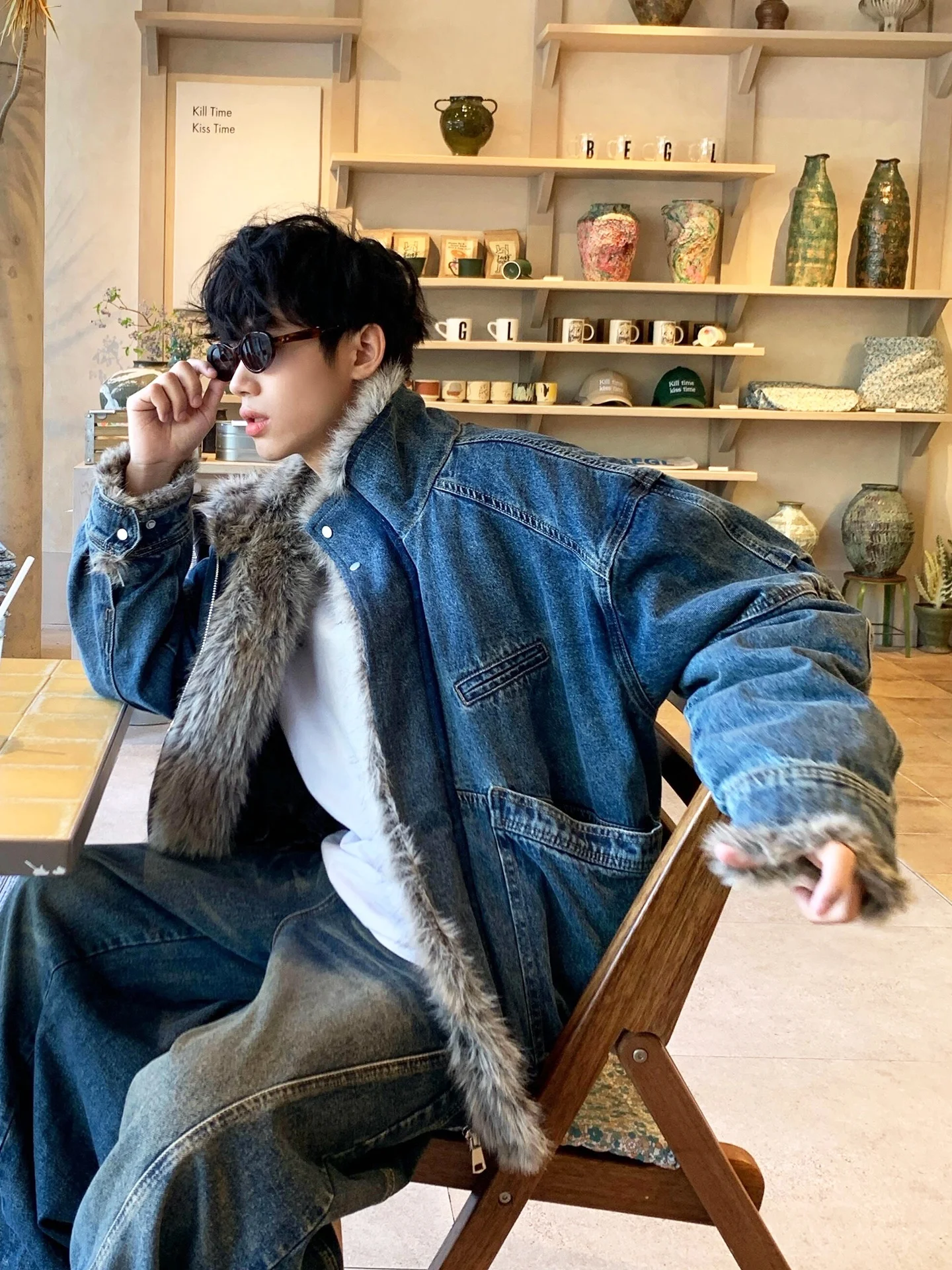 Мужская куртка из утепленного хлопка с меховым воротником, джинсовыми вставками Mountain Eagle, зимняя, теплая, повседневная, на молнии...
Мужская куртка из утепленного хлопка с меховым воротником, джинсовыми вставками Mountain Eagle, зимняя, теплая, повседневная, на молнии...