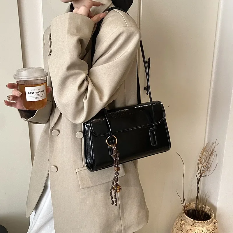 2025New Women's Minimalist Underarm Bag - Spring Trendy Shoulder Purse, Versatile Crossbody Tote for Casual Chic Outfits
2025New Women's Minimalist Underarm Bag - Spring Trendy Shoulder Purse, Versatile Crossbody Tote for Casual Chic Outfits