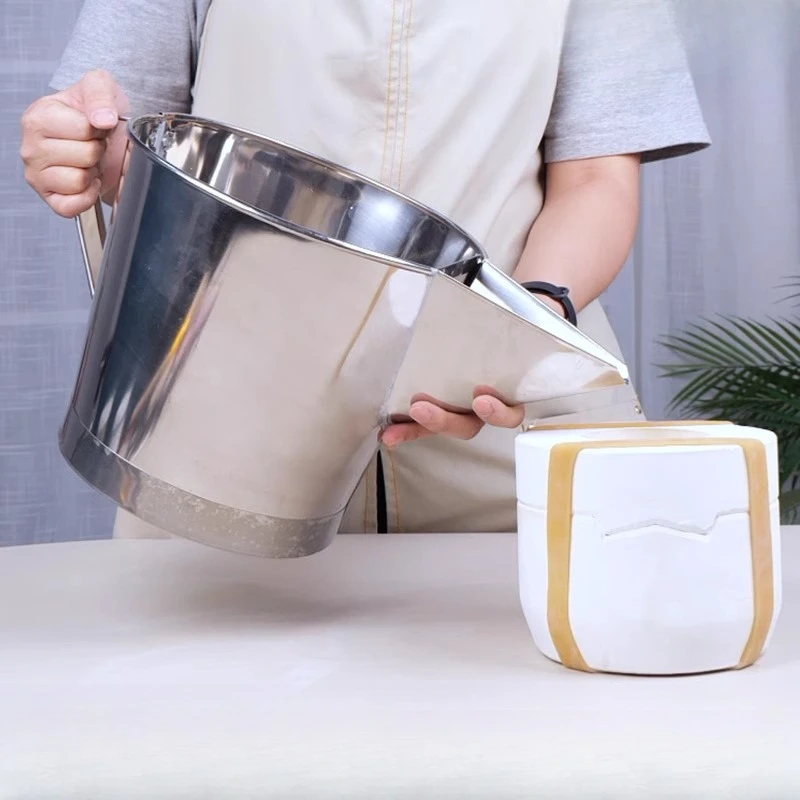 Ceramic pouring bucket, grouting bucket, stainless steel bucket with filter screen, grouting pouring tool, a variety of optional
Ceramic pouring bucket, grouting bucket, stainless steel bucket with filter screen, grouting pouring tool, a variety of optional