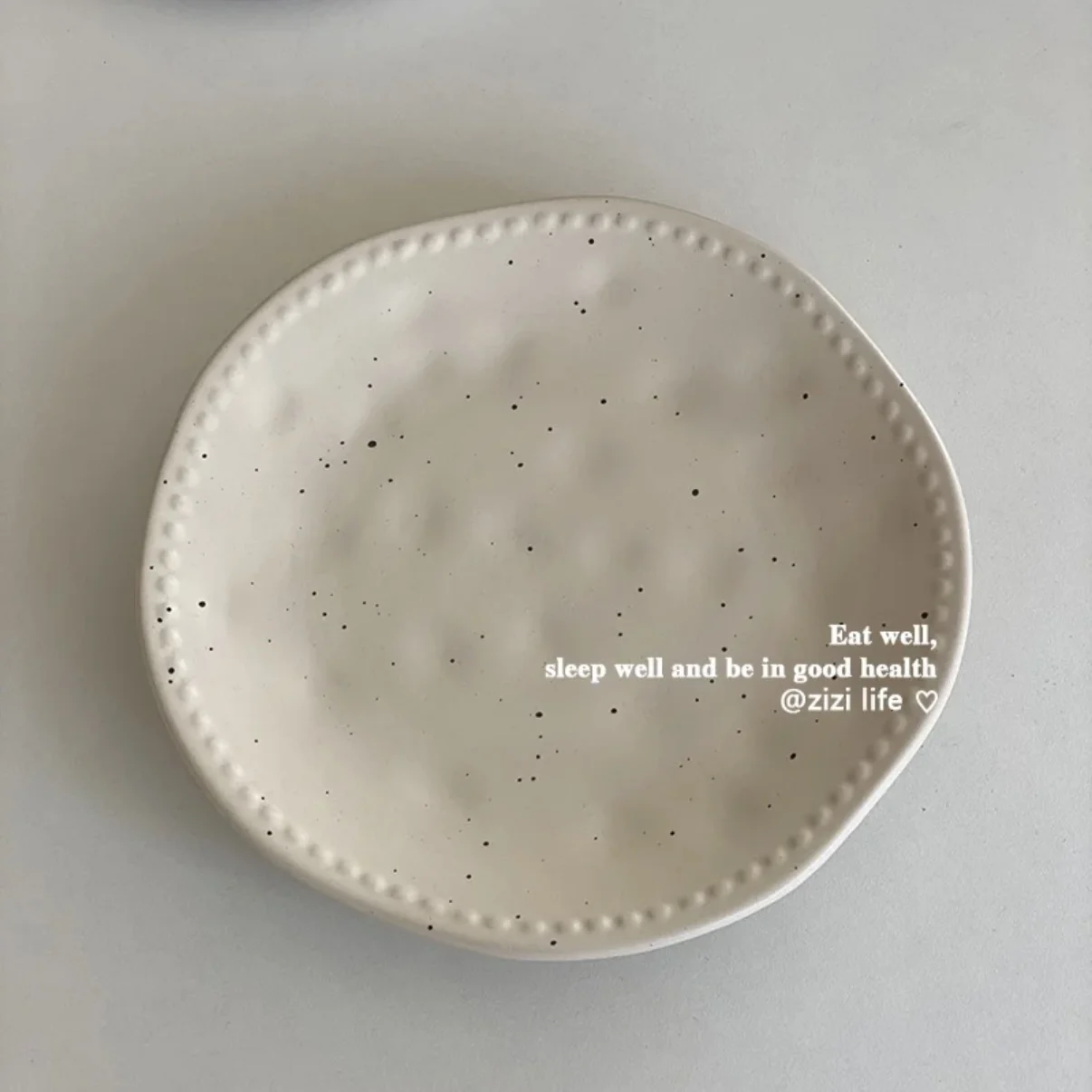 Irregular ceramic underglaze beads dot matte disc kitchen tableware ceramic plate
Irregular ceramic underglaze beads dot matte disc kitchen tableware ceramic plate