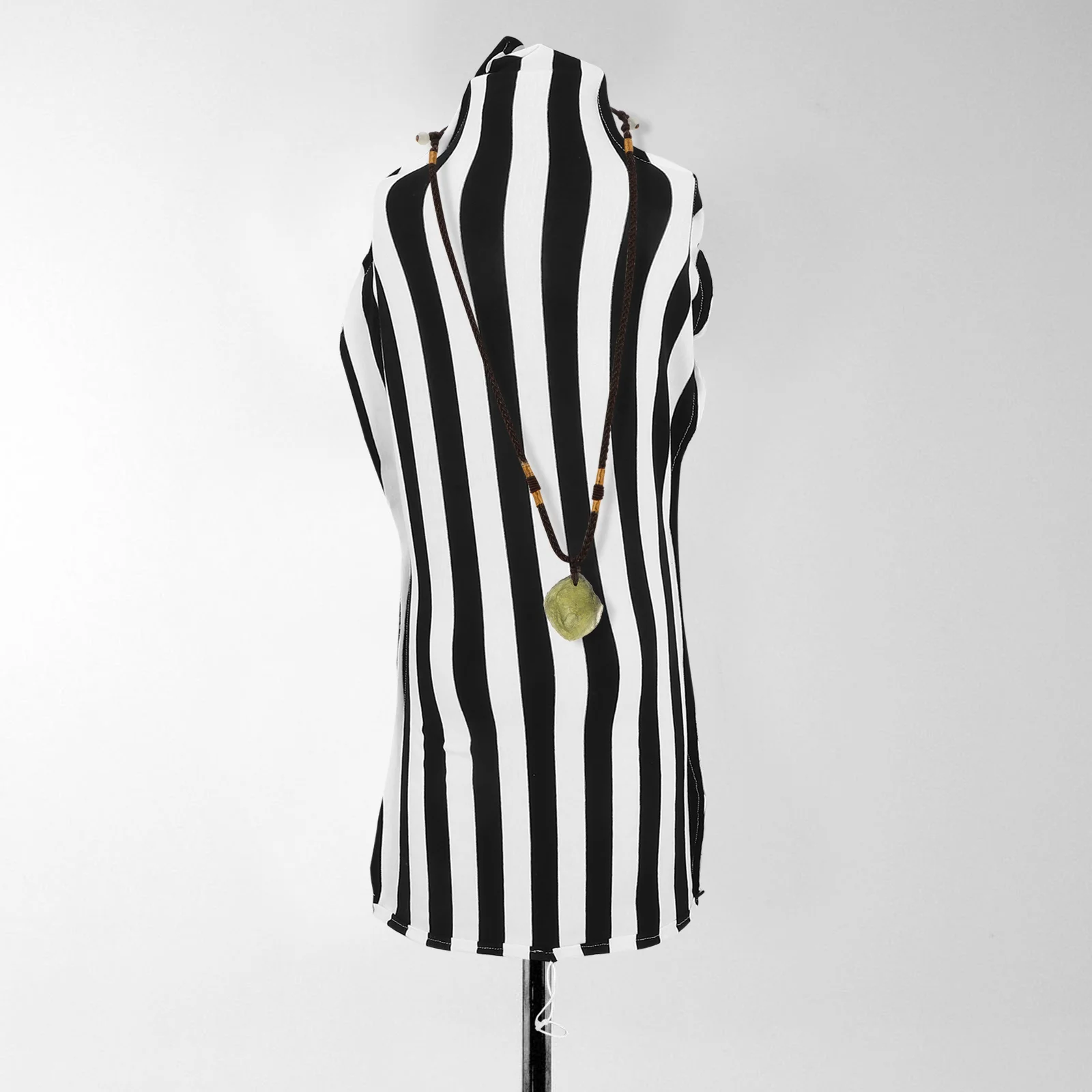 1Pcs Female Mannequin Cloth Cover Cotton Fabric Stretchable Upper Body Overlay for Display Photography Clothes Jewelry
1Pcs Female Mannequin Cloth Cover Cotton Fabric Stretchable Upper Body Overlay for Display Photography Clothes Jewelry