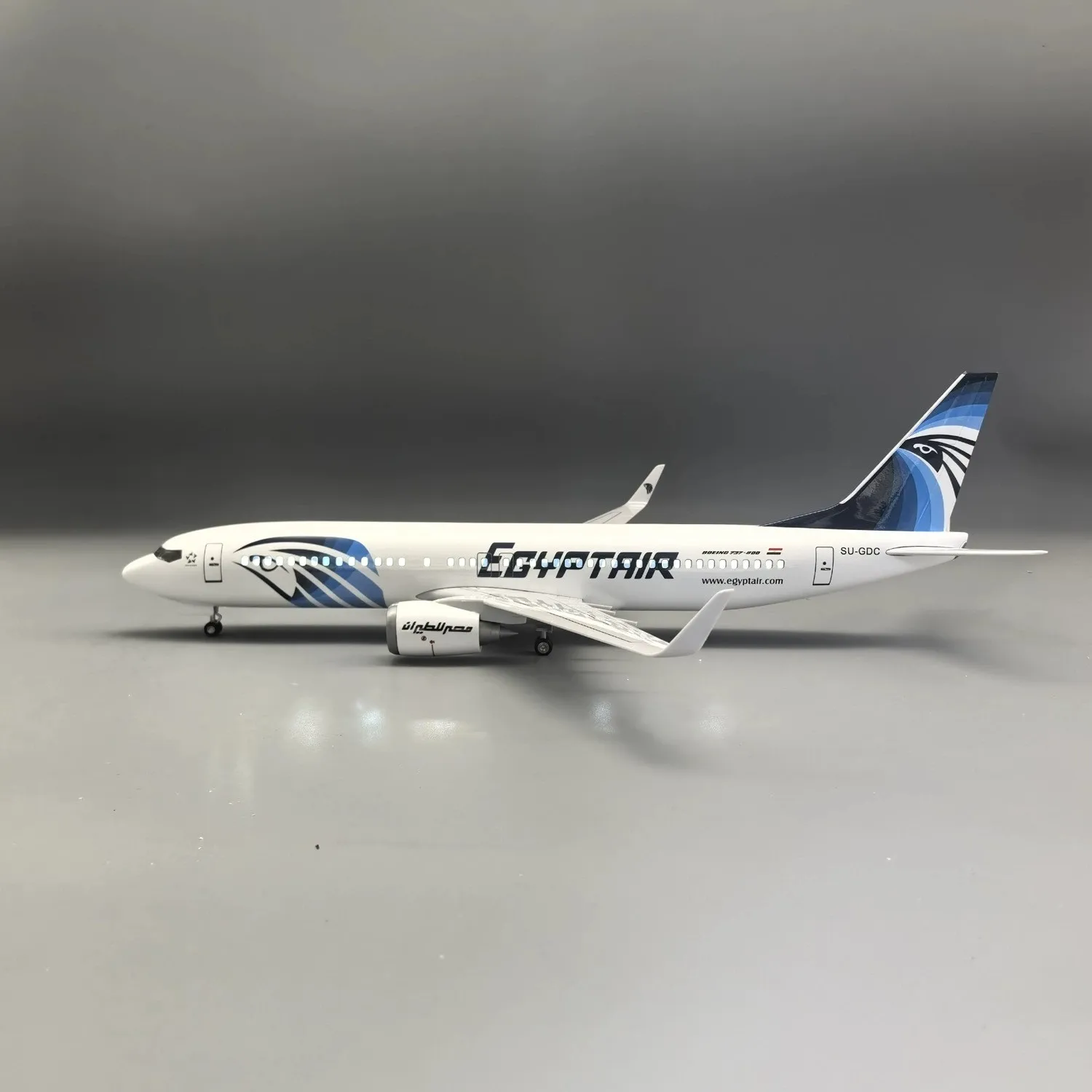47cm B737 Aircraft Model Airplane Egypt Airways Model Plane 1:85 Scale With LED Light and Base Enthusiast Gift Home Decoration
47cm B737 Aircraft Model Airplane Egypt Airways Model Plane 1:85 Scale With LED Light and Base Enthusiast Gift Home Decoration