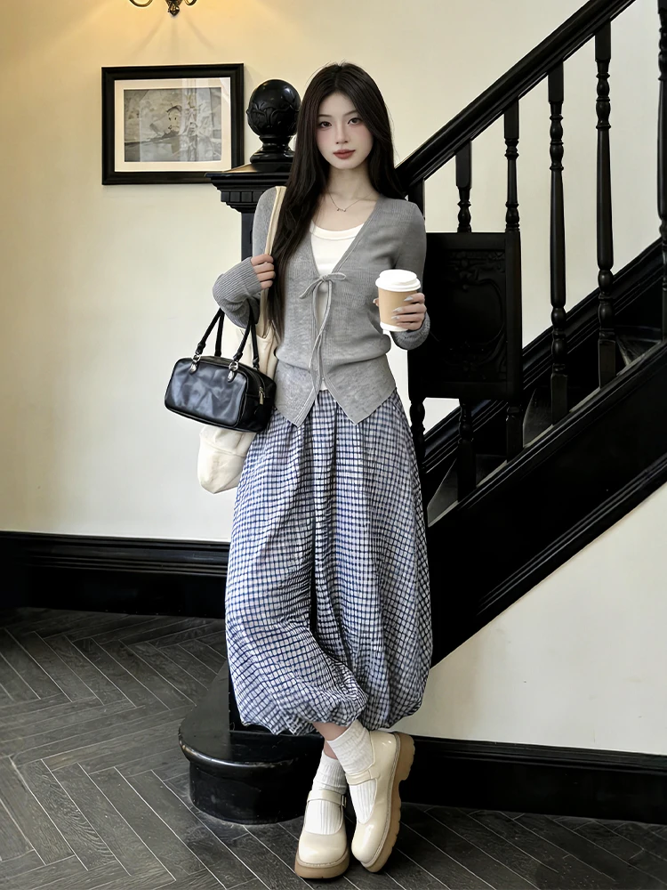 Gray Knitted Open Cardigan And Plaid Skirt Set Spring Fashion Korean Style High Waist Long Sleeve Comfortable Lightweight Ens...
Gray Knitted Open Cardigan And Plaid Skirt Set Spring Fashion Korean Style High Waist Long Sleeve Comfortable Lightweight Ens...