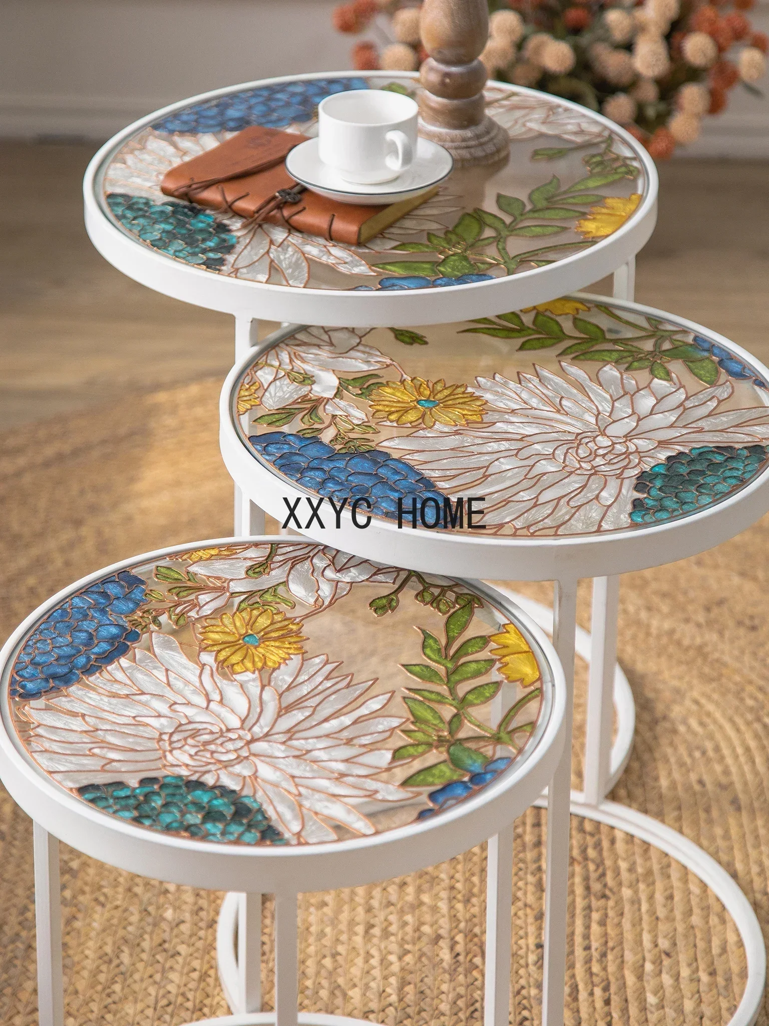Small Apartment Corner Table Painted Glass Round Sofa Side Table
Small Apartment Corner Table Painted Glass Round Sofa Side Table