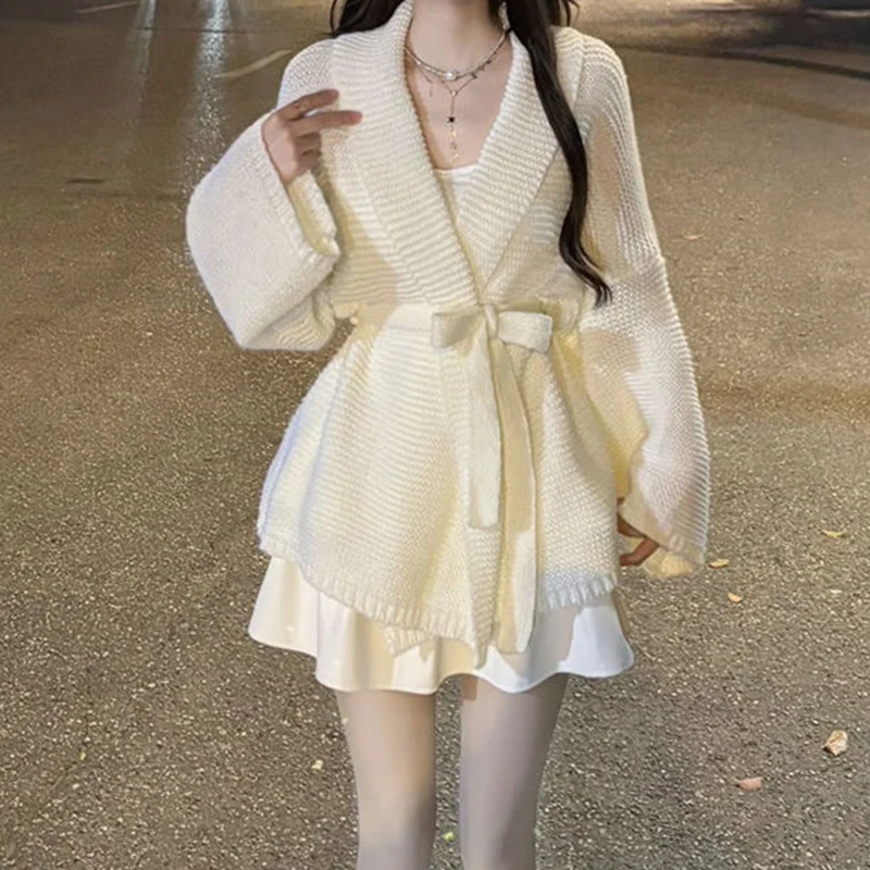 Women's two-piece spring 2024 new temperament lapel waist strap knit sweater+cake skirt fashion two-piece suit
Women's two-piece spring 2024 new temperament lapel waist strap knit sweater+cake skirt fashion two-piece suit