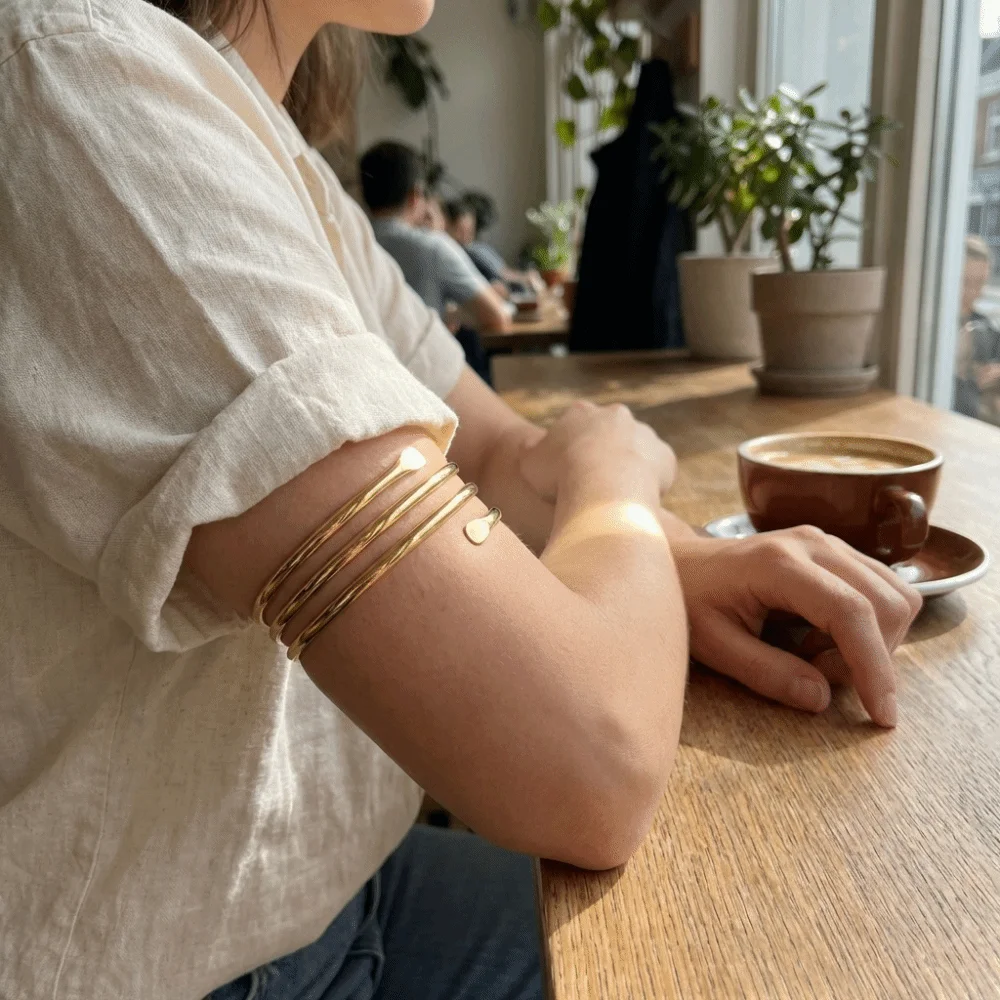 New Gold Open Arm Bangles Metal Layered Adjustable Snake Armband Tangling Lines Multilayer Coil Hyperbolic Cuff Bangle Women
New Gold Open Arm Bangles Metal Layered Adjustable Snake Armband Tangling Lines Multilayer Coil Hyperbolic Cuff Bangle Women