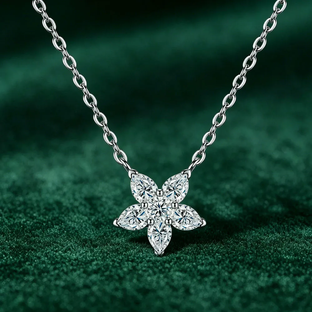 Flower Full Moissanite Pendant Necklace For Women Sparkling Chain Neck Jewelry S925 Sterling Silver Plated 18k Girl's Gifts
Flower Full Moissanite Pendant Necklace For Women Sparkling Chain Neck Jewelry S925 Sterling Silver Plated 18k Girl's Gifts