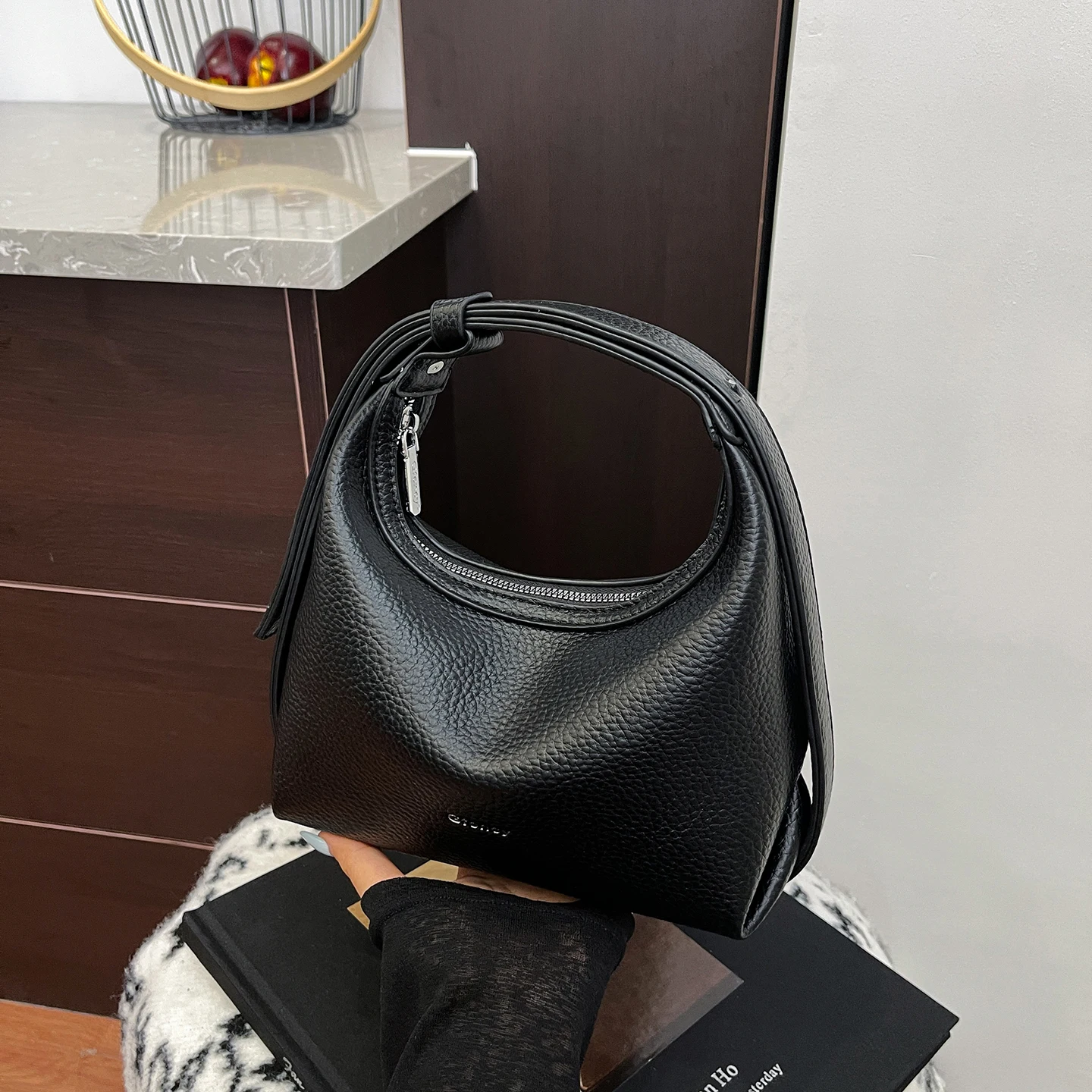Fashion Luxury Design PU Leather Shoulder Bag Women Small Clutch Handbag Purse Female Underarm Bag Travel Totes
Fashion Luxury Design PU Leather Shoulder Bag Women Small Clutch Handbag Purse Female Underarm Bag Travel Totes