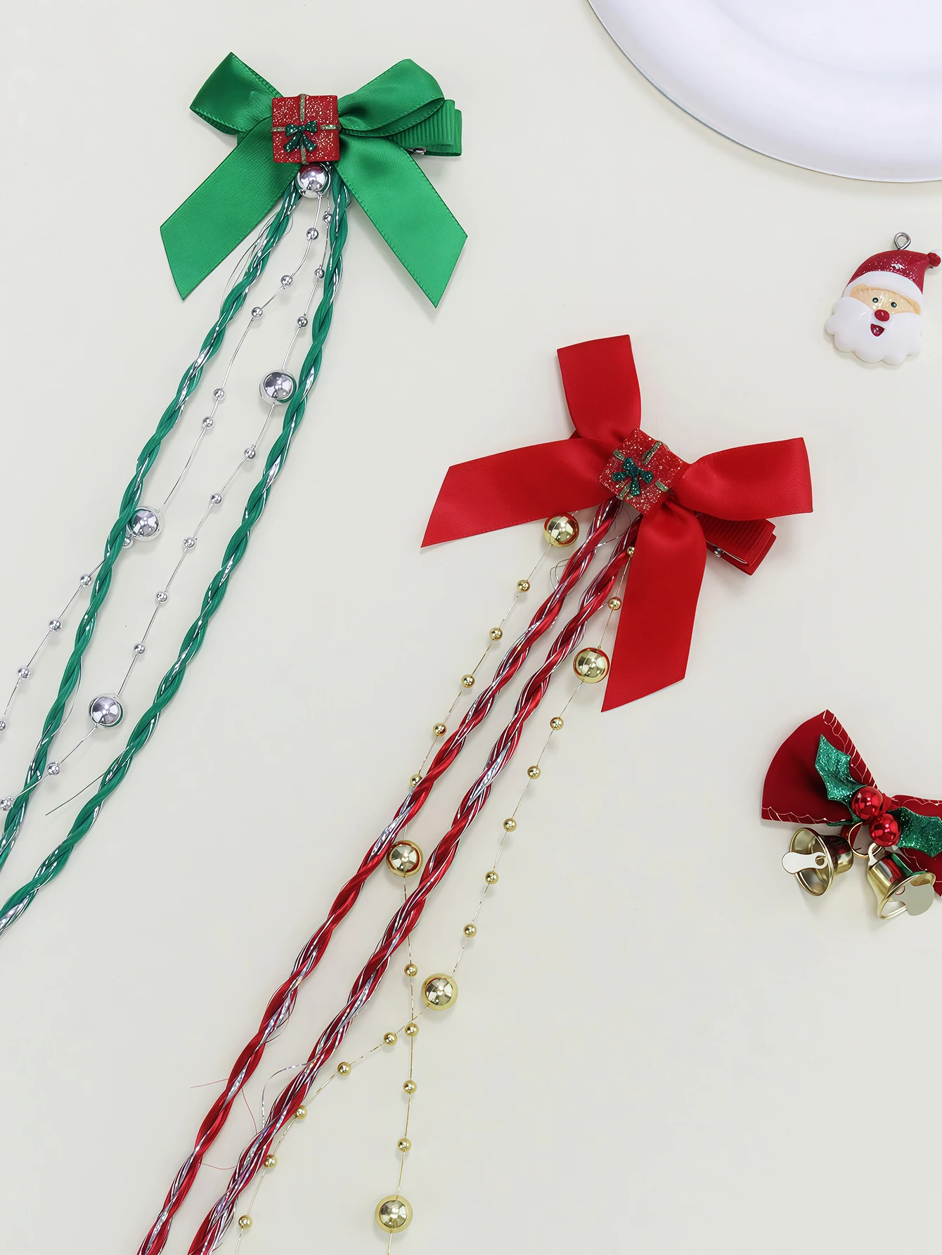1 piece of girl's red/green Christmas bead chain braid bow hairpin, cute and creative Christmas hair accessory headdress
1 piece of girl's red/green Christmas bead chain braid bow hairpin, cute and creative Christmas hair accessory headdress