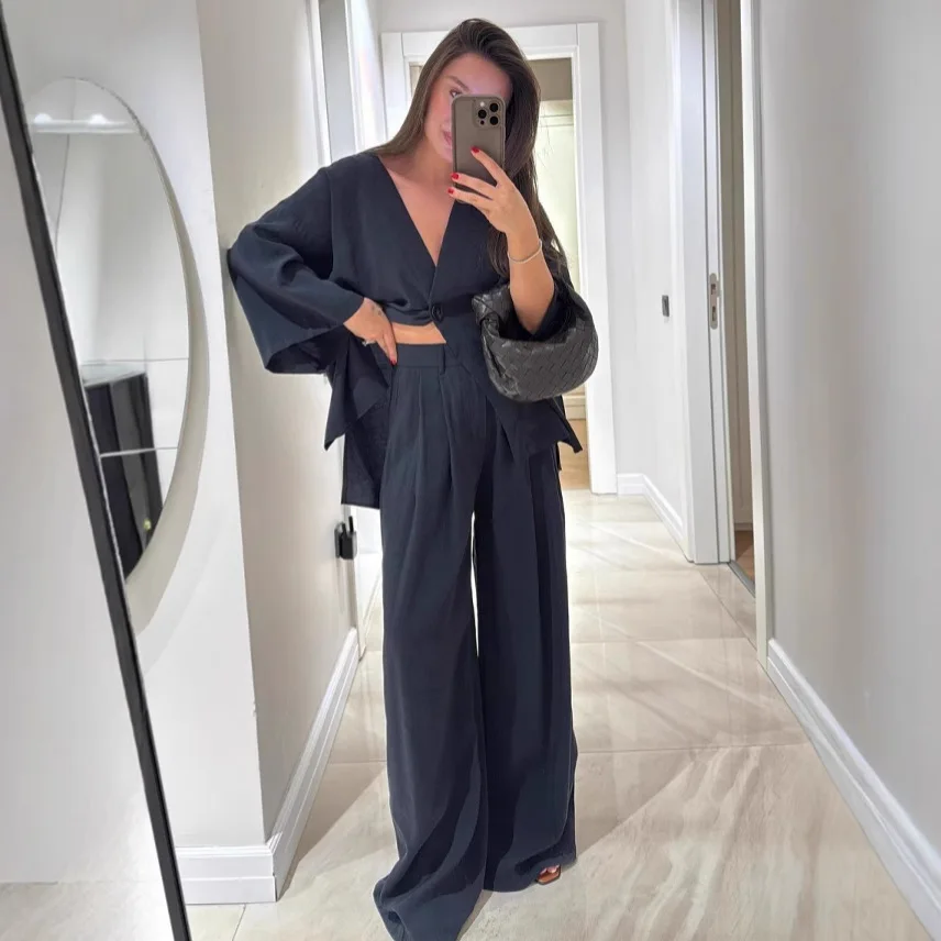 Solid Cotton Linen Pant Suit Women Single Button Long Sleeve V-neck Shirt Set 2026 Summer New Lady Streetwear
Solid Cotton Linen Pant Suit Women Single Button Long Sleeve V-neck Shirt Set 2026 Summer New Lady Streetwear