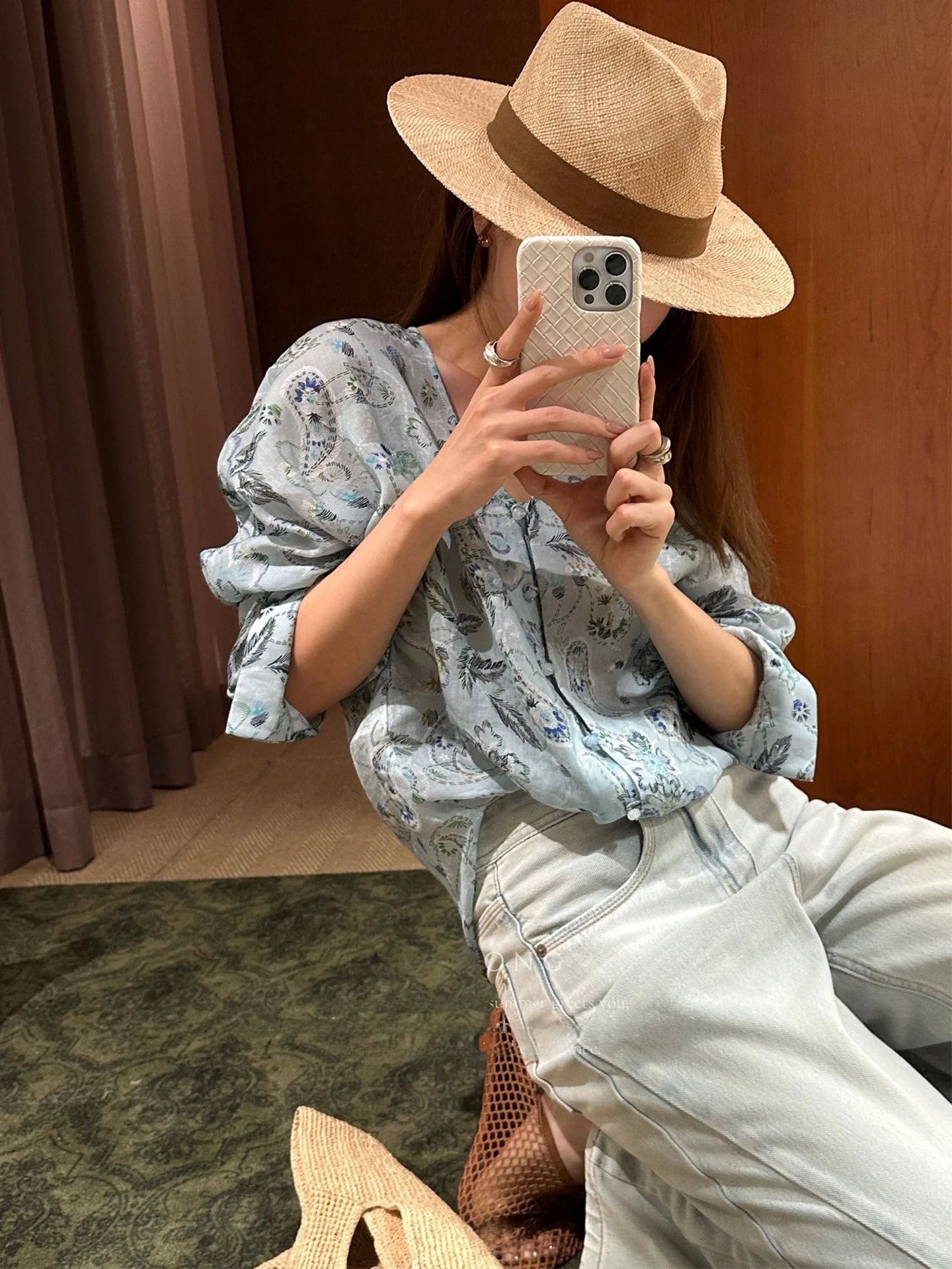Blue V-Neck Print Long Sleeve Women's Shirt Summer 2026 Vacation Loose Fit Linen Sun Protection Top Floral Pattern
Blue V-Neck Print Long Sleeve Women's Shirt Summer 2026 Vacation Loose Fit Linen Sun Protection Top Floral Pattern