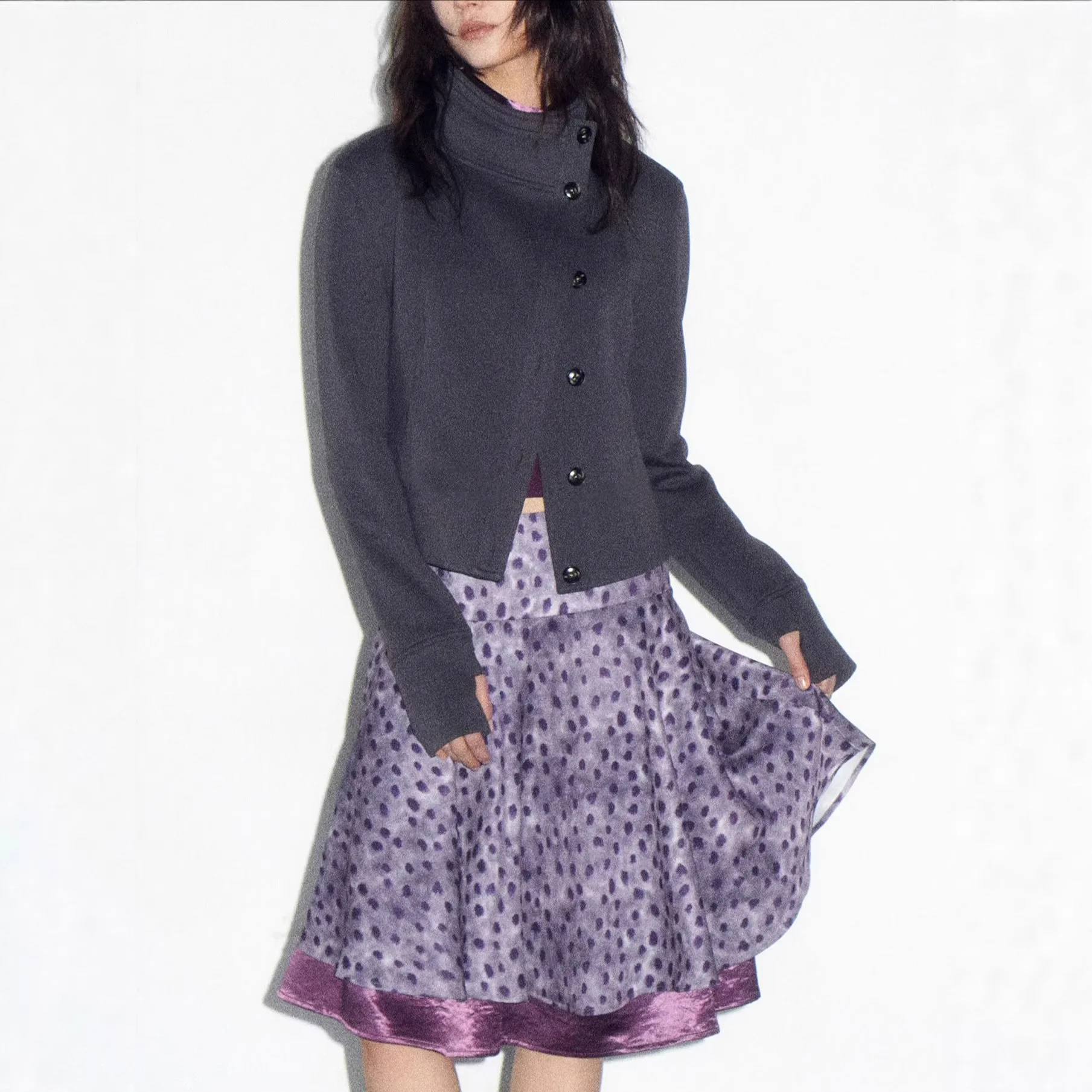 2026 Spring New Arrival Double-layer Satin Spliced Retro Faded Polka Dot Midi Skirt
2026 Spring New Arrival Double-layer Satin Spliced Retro Faded Polka Dot Midi Skirt