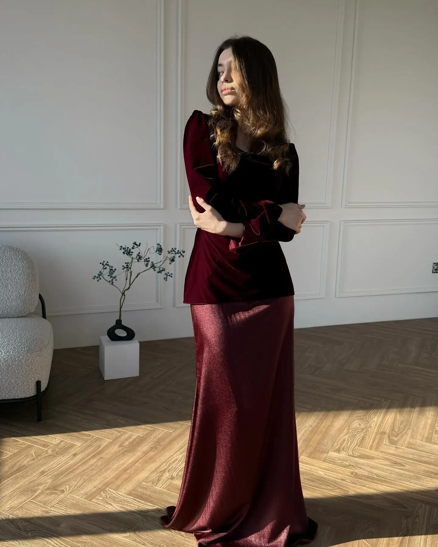Customized Fashion Satin Straight Evening Dresses Square Collar Long Sleeves Panel Train Special Occasion Gowns Delicate
Customized Fashion Satin Straight Evening Dresses Square Collar Long Sleeves Panel Train Special Occasion Gowns Delicate