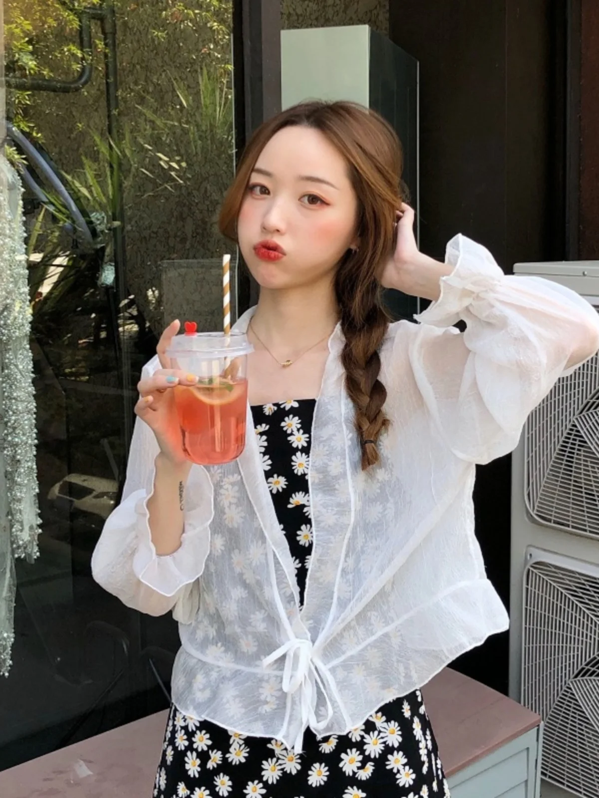 Модный женский шифоновый солнцезащитный крем V-Ne Bell Sve irts Ultra-Fire, лето 2023, кардиган с запахом и завязками
Модный женский шифоновый солнцезащитный крем V-Ne Bell Sve irts Ultra-Fire, лето 2023, кардиган с запахом и завязками