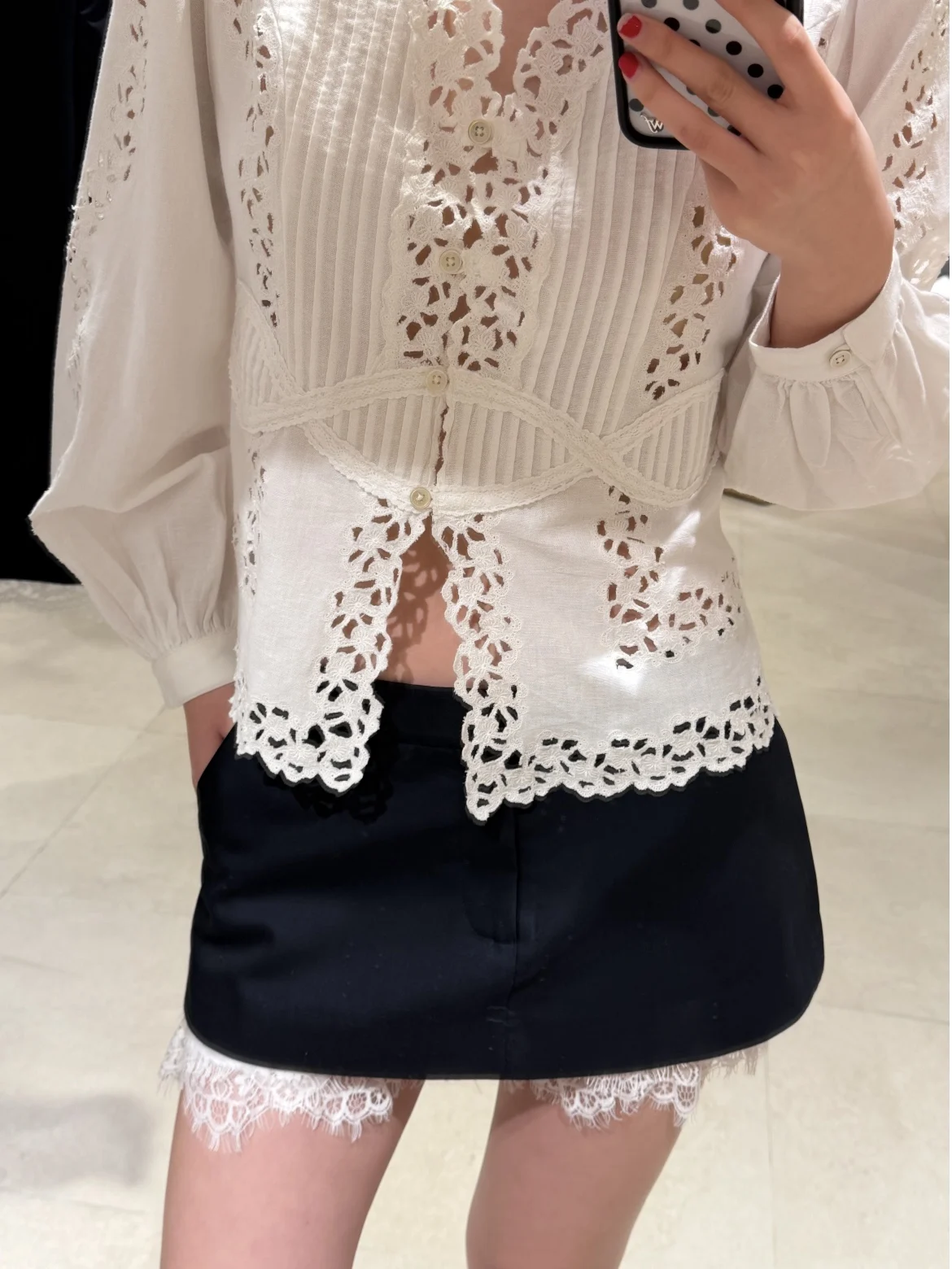 Elegant White Long Sleeve Embroidered Hollow Flower Heavy Work Shirt Women's Cotton Breathable Comfortable Fitting Spring 2026
Elegant White Long Sleeve Embroidered Hollow Flower Heavy Work Shirt Women's Cotton Breathable Comfortable Fitting Spring 2026