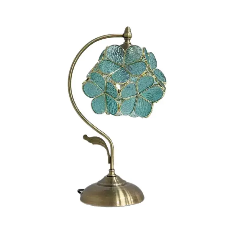 Creative petal table lamp, romantic European copper lamp, bedroom decoration cafe desk wedding bedside
Creative petal table lamp, romantic European copper lamp, bedroom decoration cafe desk wedding bedside
